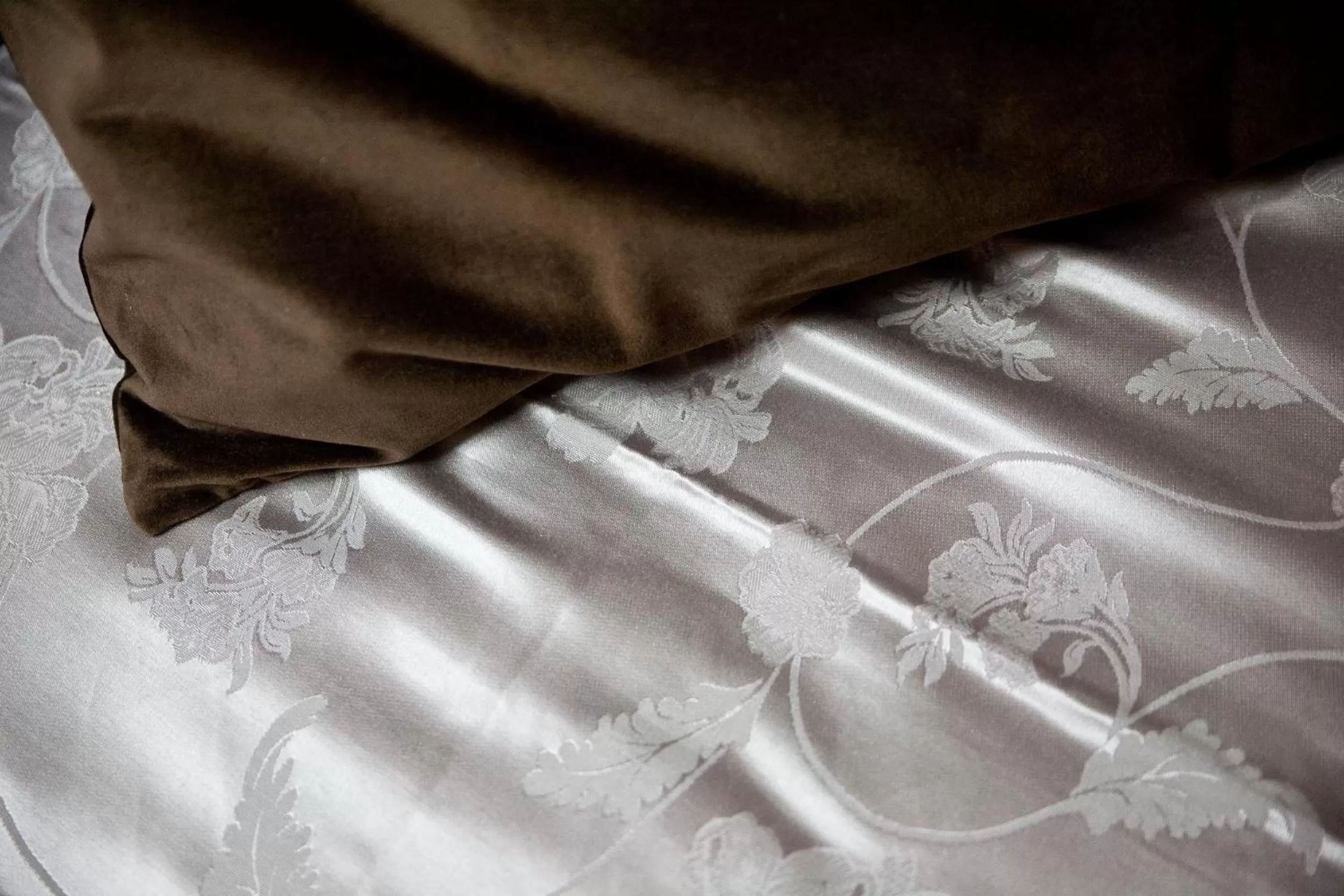 Decorative detail, Bed in Chroma Italy - Chroma Tessera