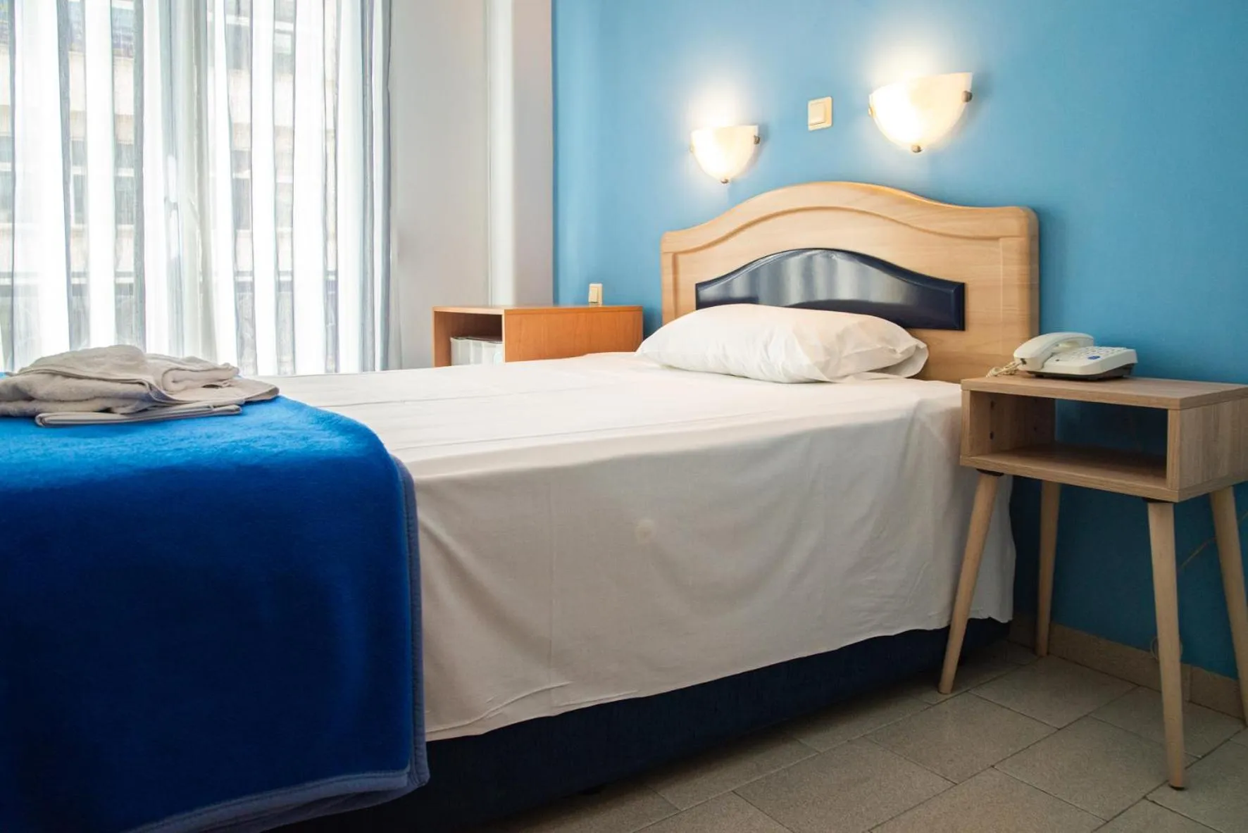 Bedroom, Bed in Hôtel Argo