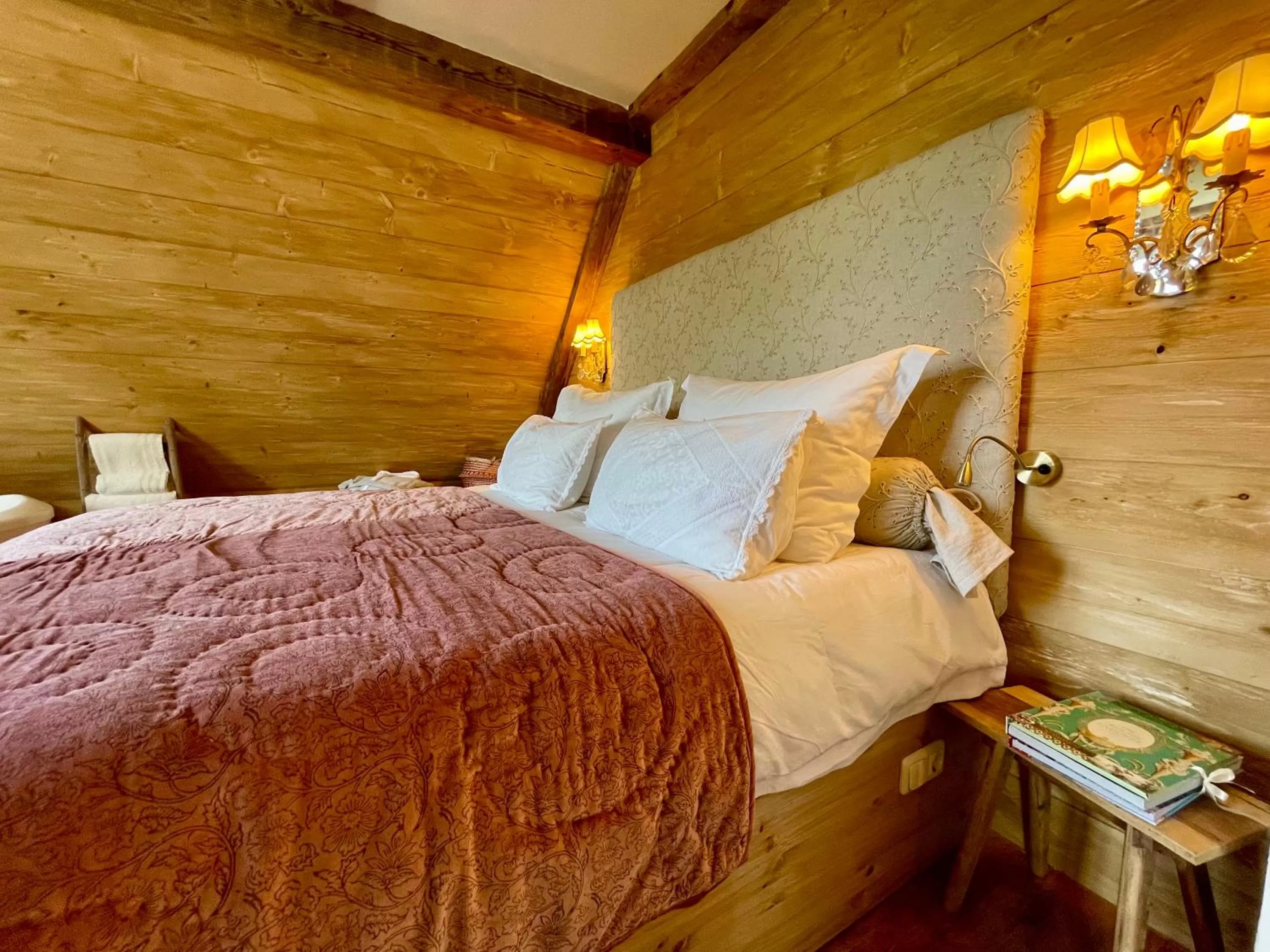 Bedroom, Bed in Weißt Du noch - Gästehäuser & Suiten