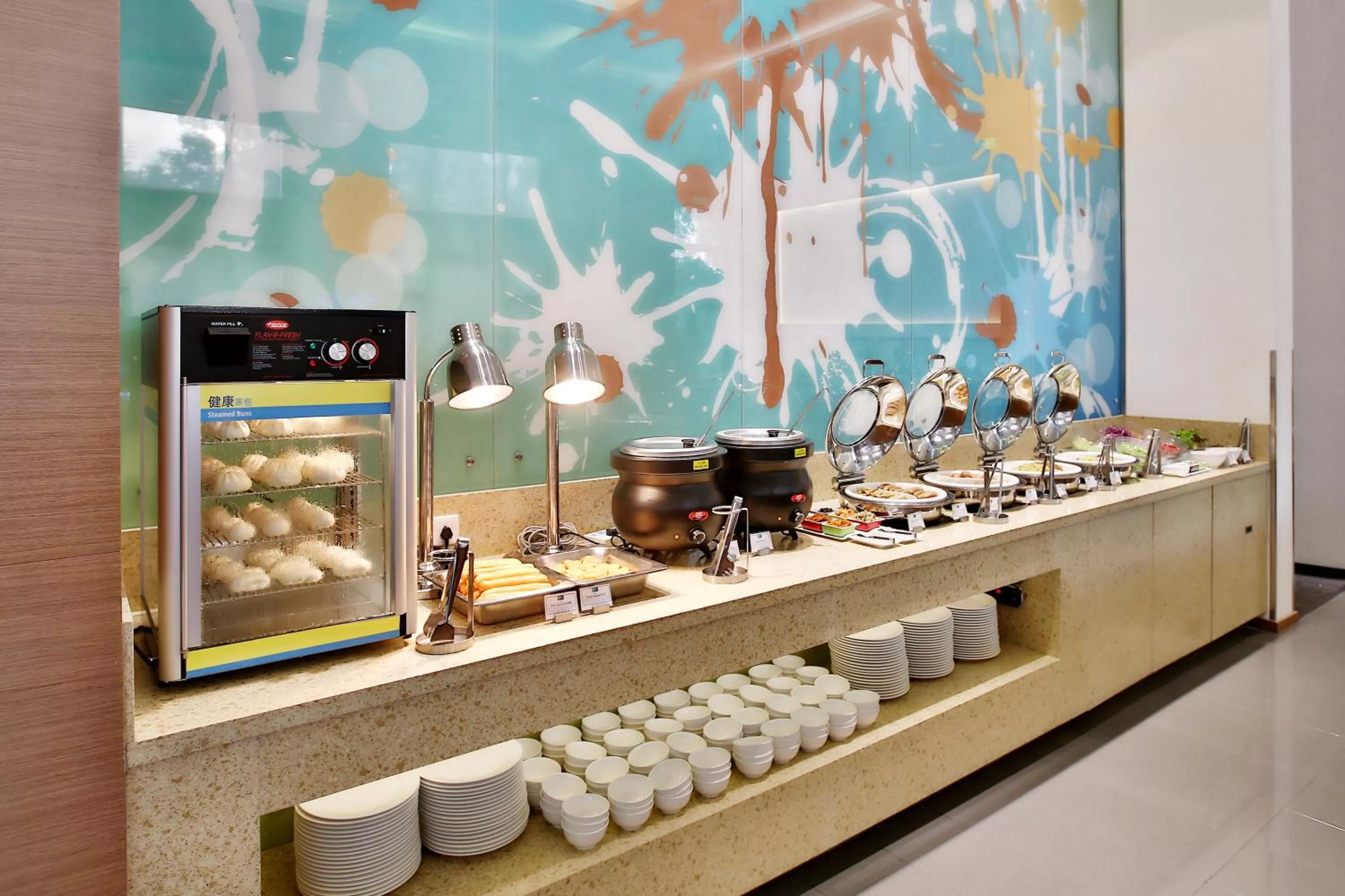 Restaurant/places to eat in Holiday Inn Express Langfang Park View by IHG