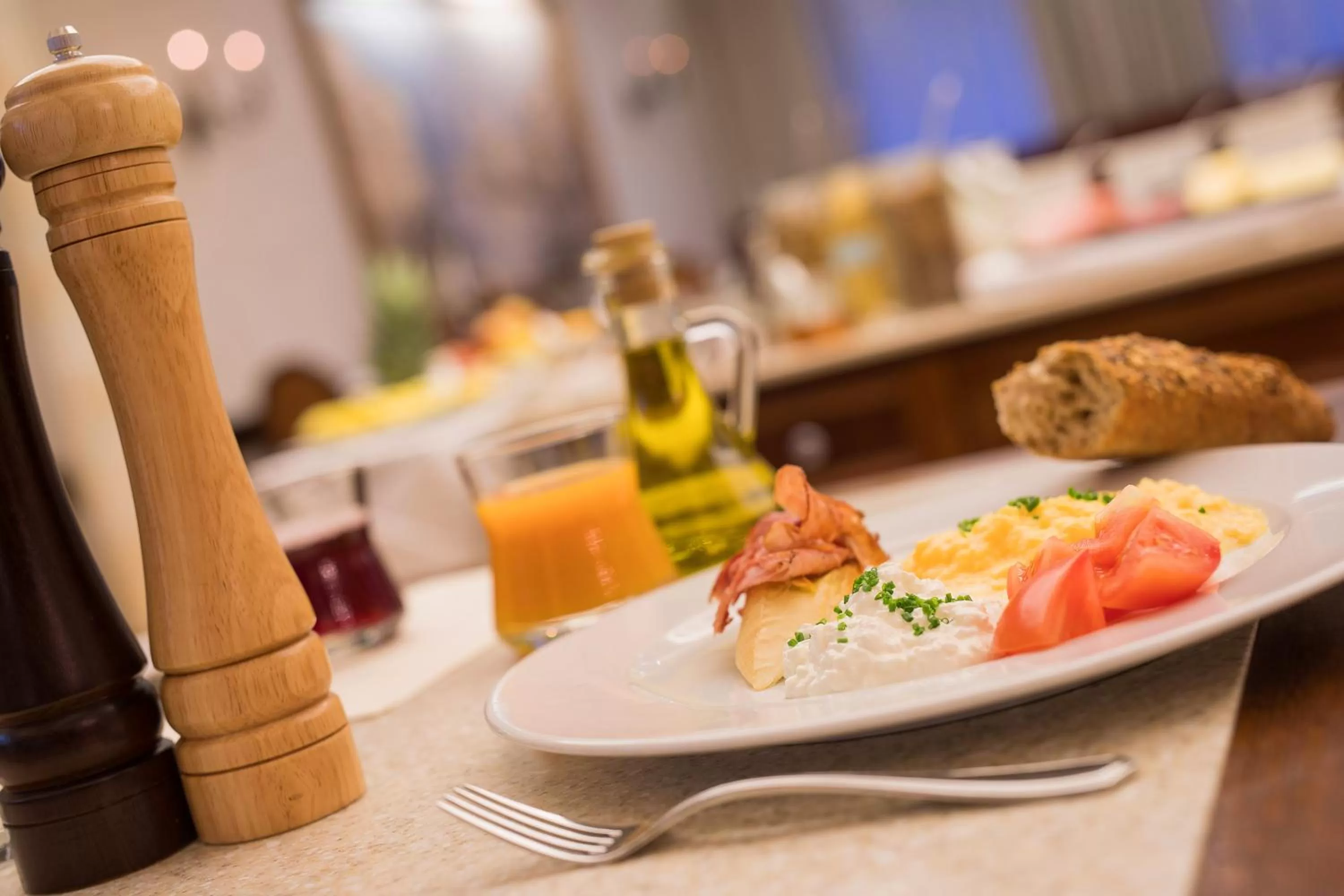 Restaurant/places to eat in Retro Riverside Wellness Resort