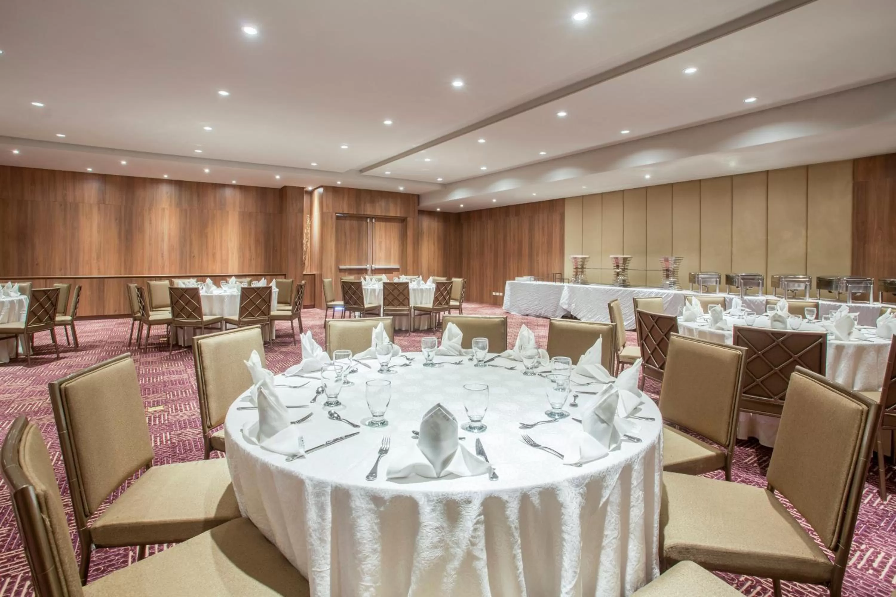 Meeting/conference room in Crowne Plaza Airport by IHG