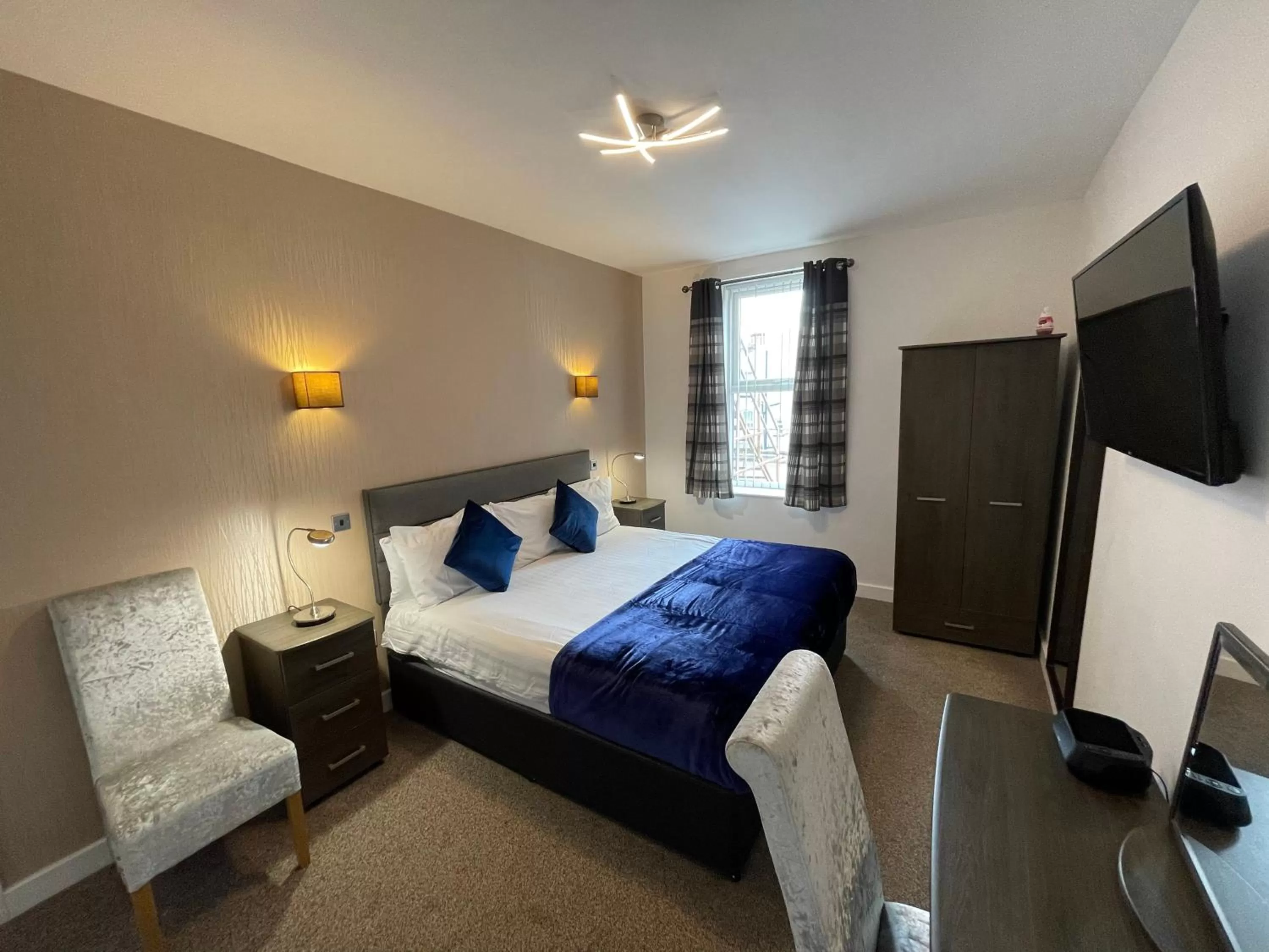 Bedroom, Bed in Ruskin Hotel