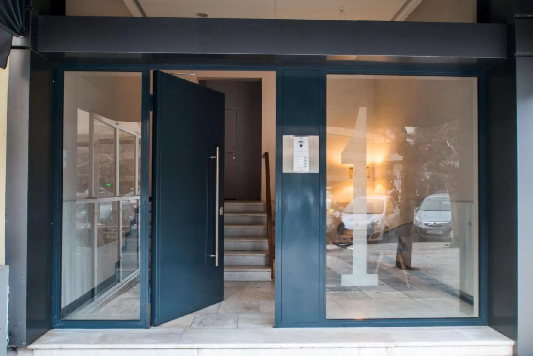 Facade/entrance in Athens Gem