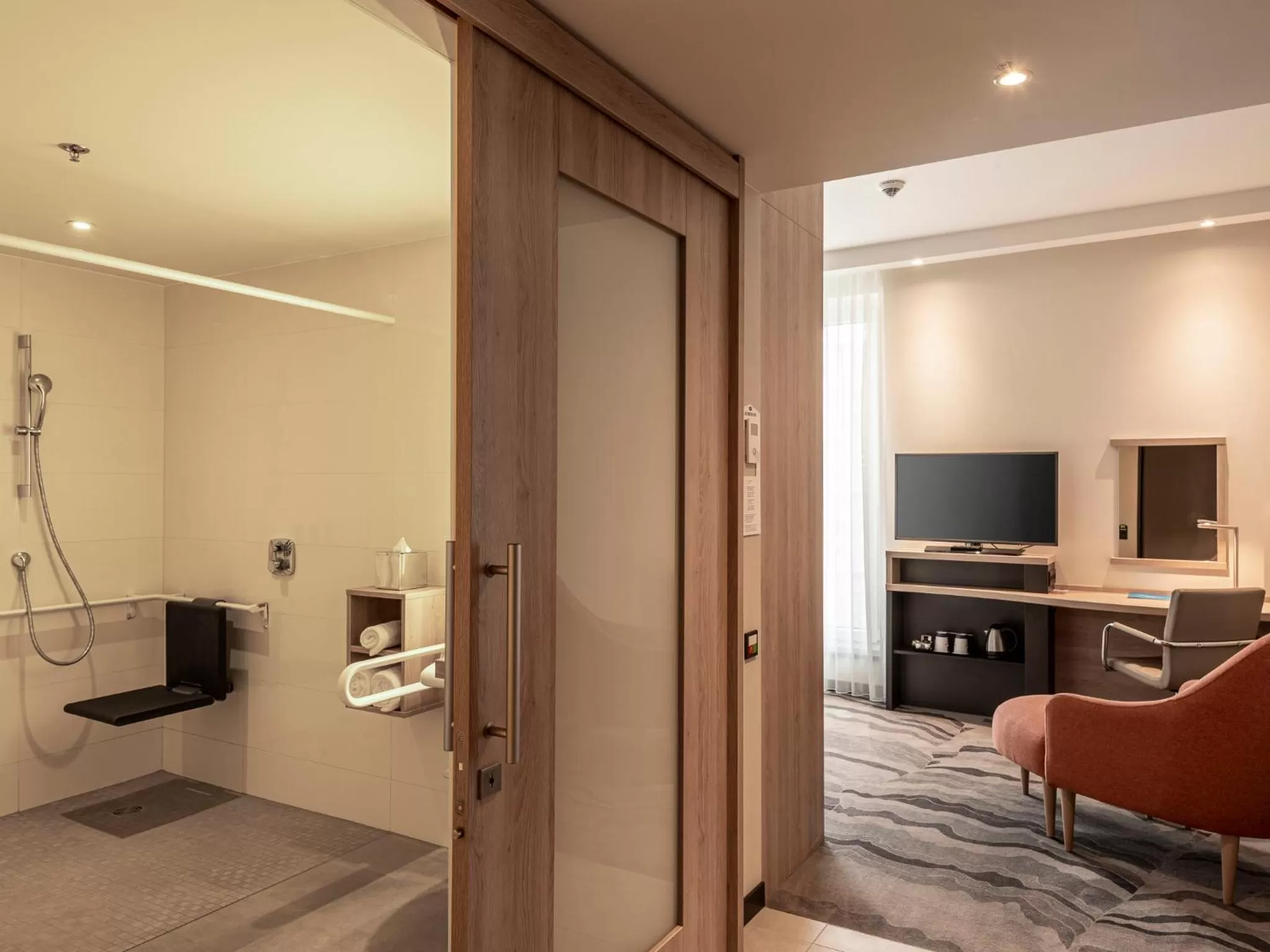 Bathroom in Hampton by Hilton Berlin City Centre Alexanderplatz