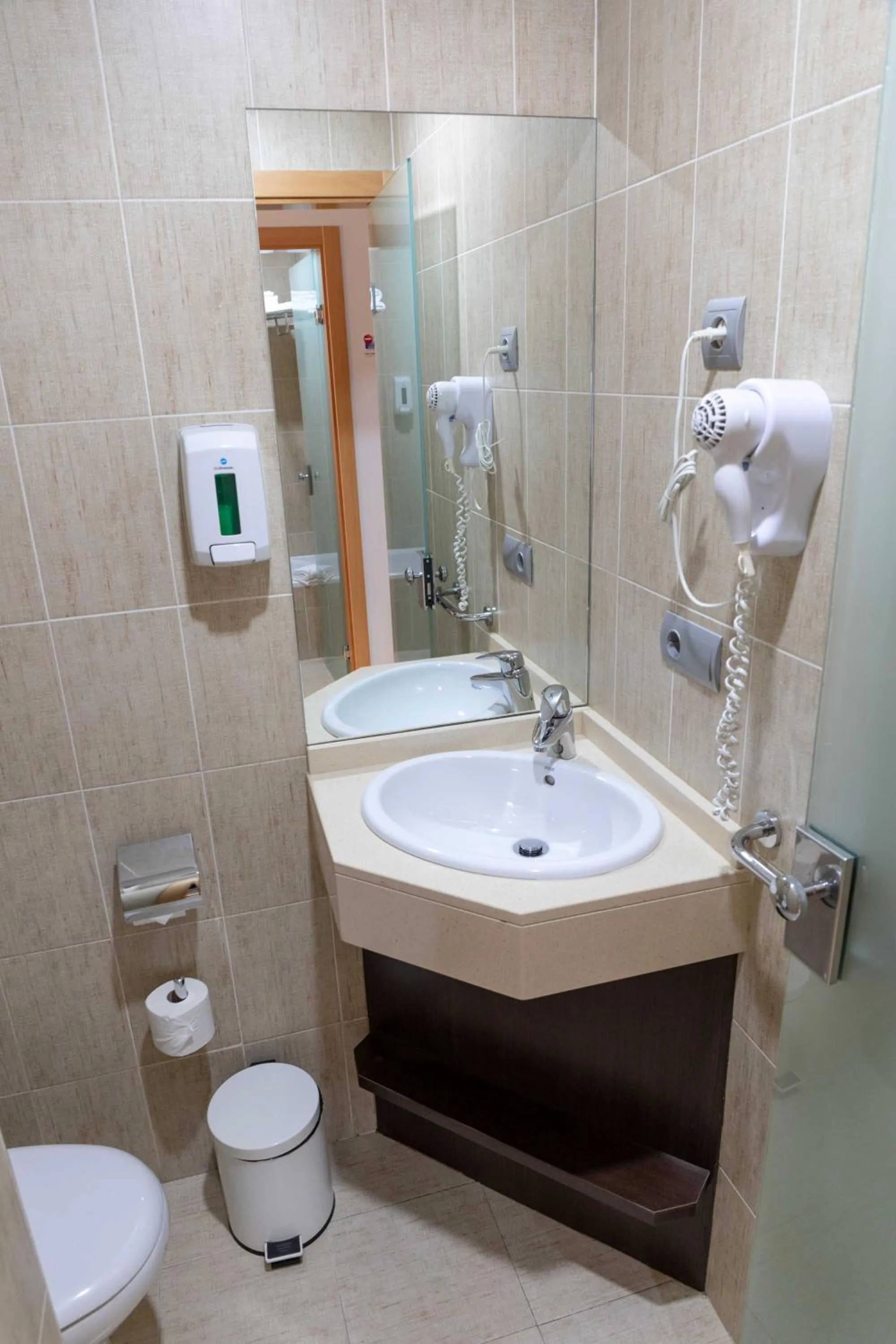 Bathroom in Hotel Alda Cardeña