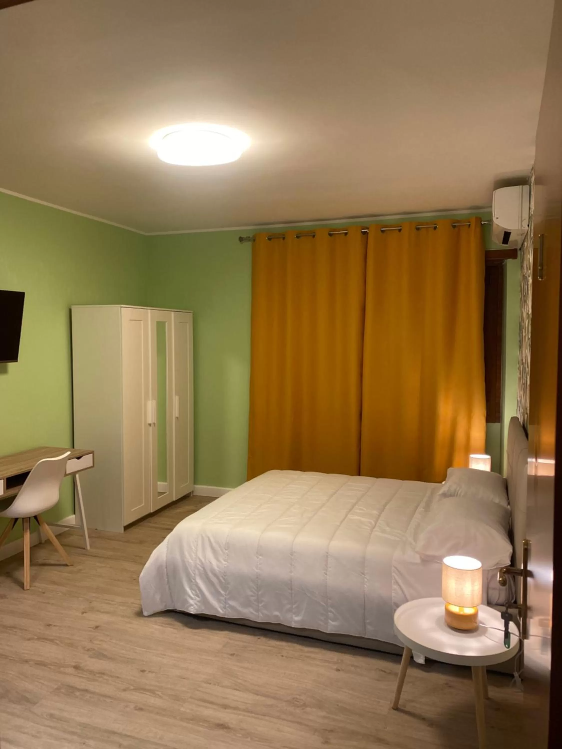 Bed in Casa flowers 2