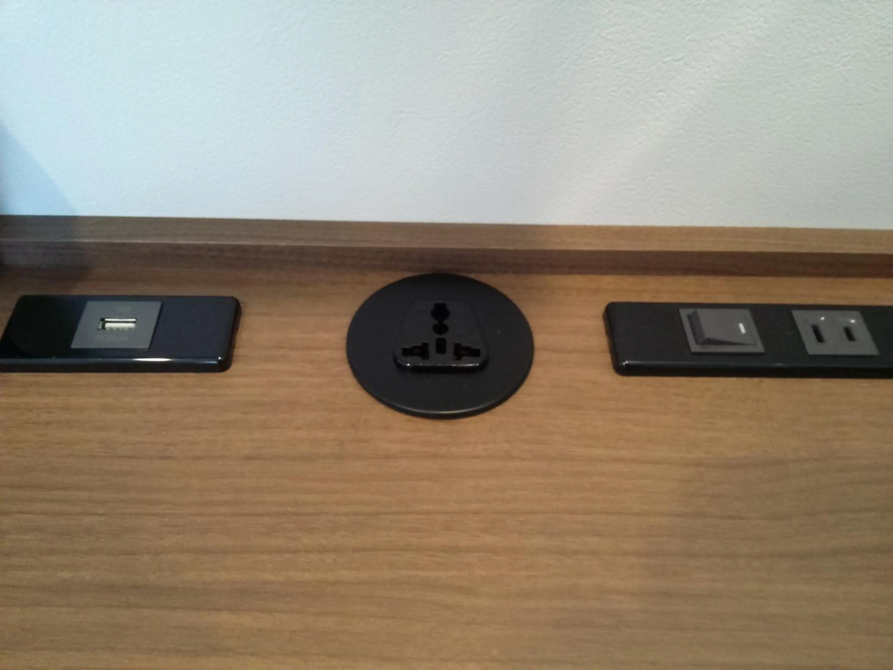 Photo of the whole room in the b shimbashi