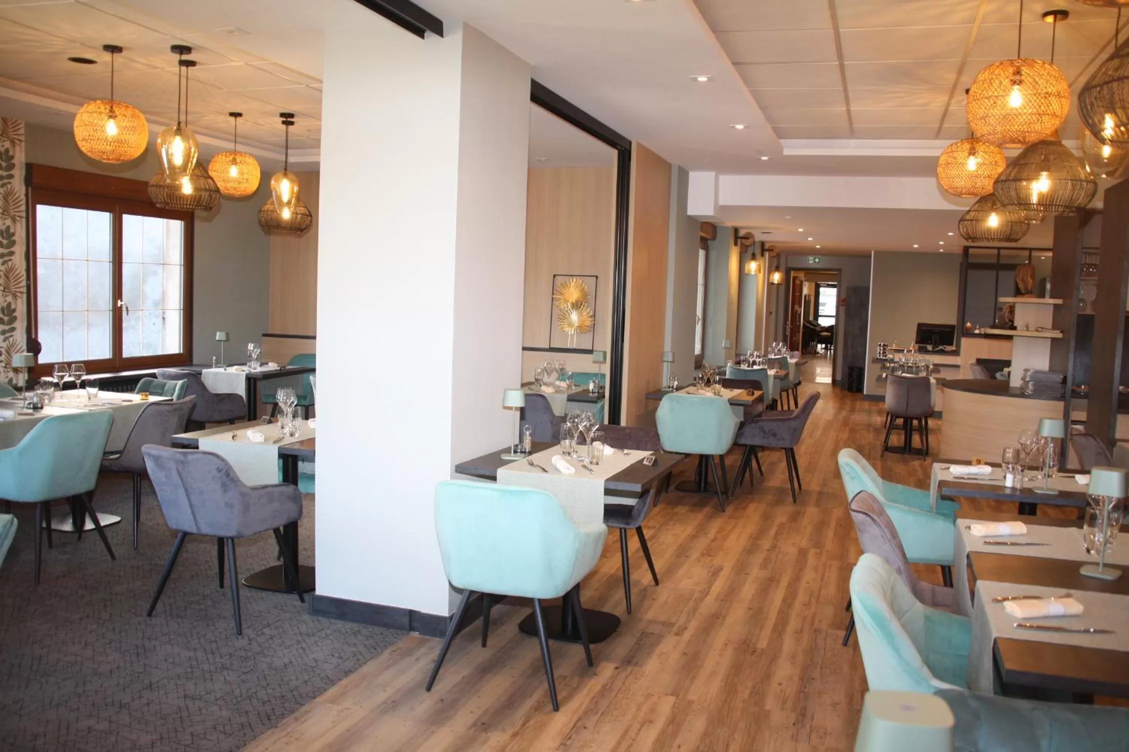 Restaurant/places to eat in Logis Hôtel- Restaurant La Renaissance