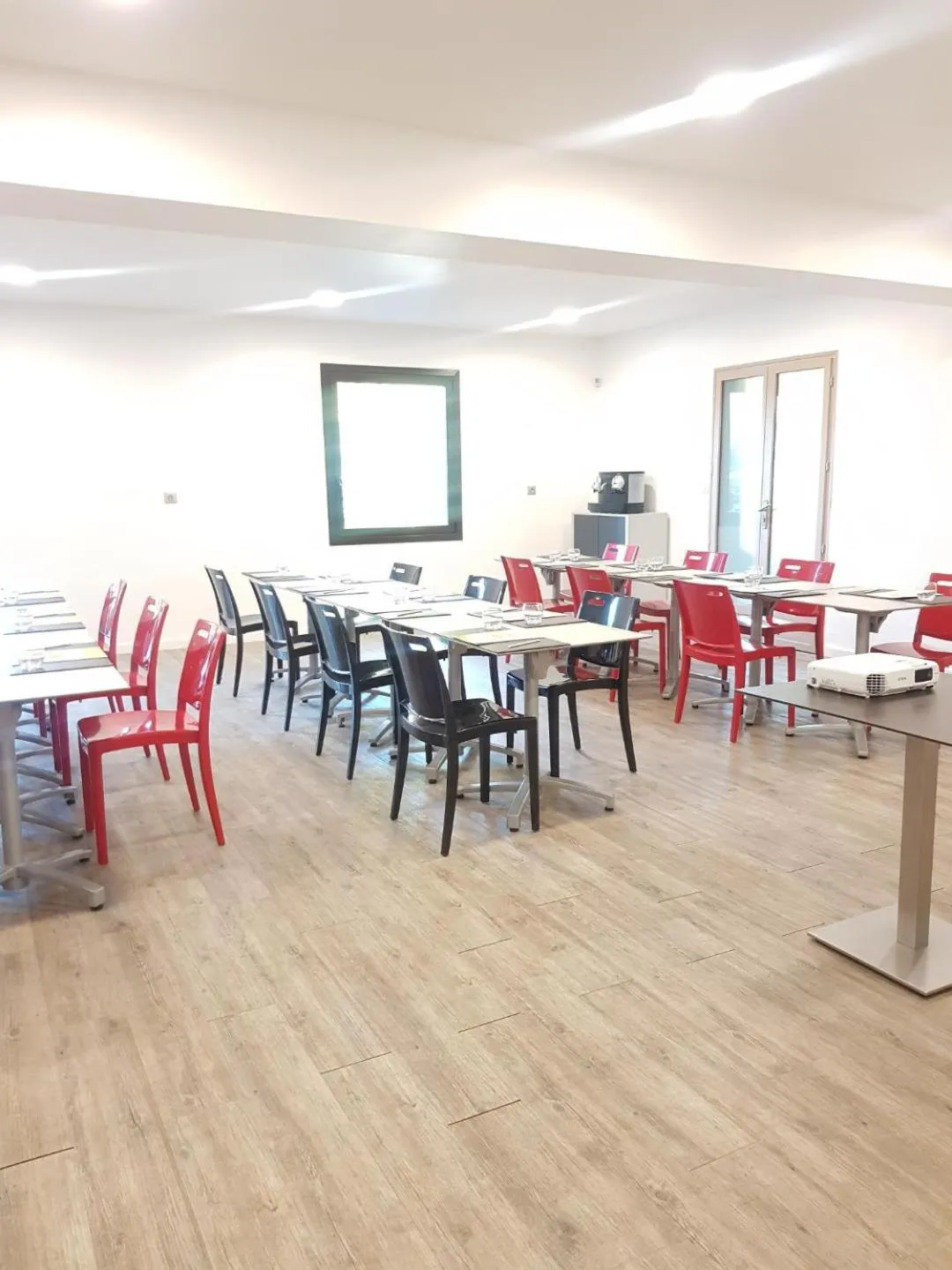 LOGIS HOTEL & RESTAURANT L'ETAPE Bouc Bel Air - Gardanne