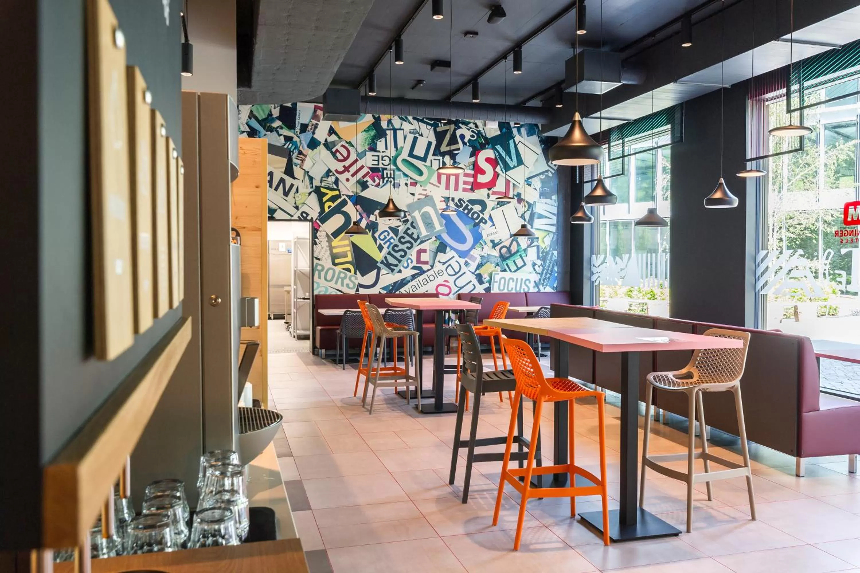 Lounge or bar in MEININGER Hotel Zürich Greencity