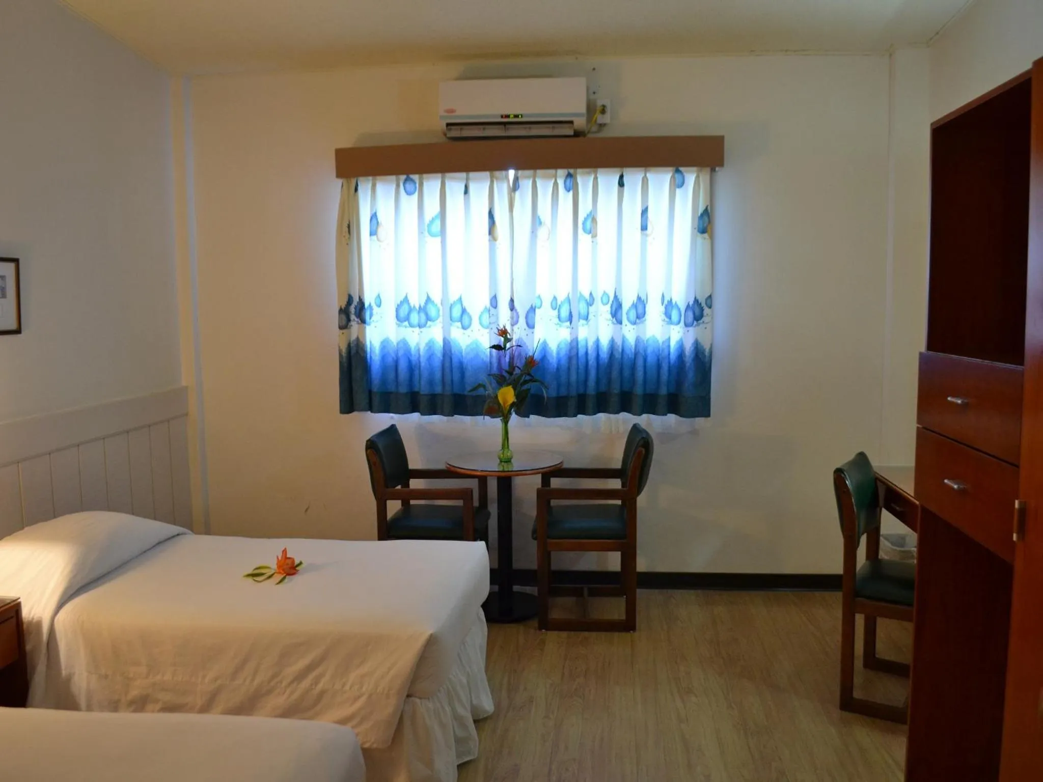 Bedroom, Bed in West Plaza Downtown