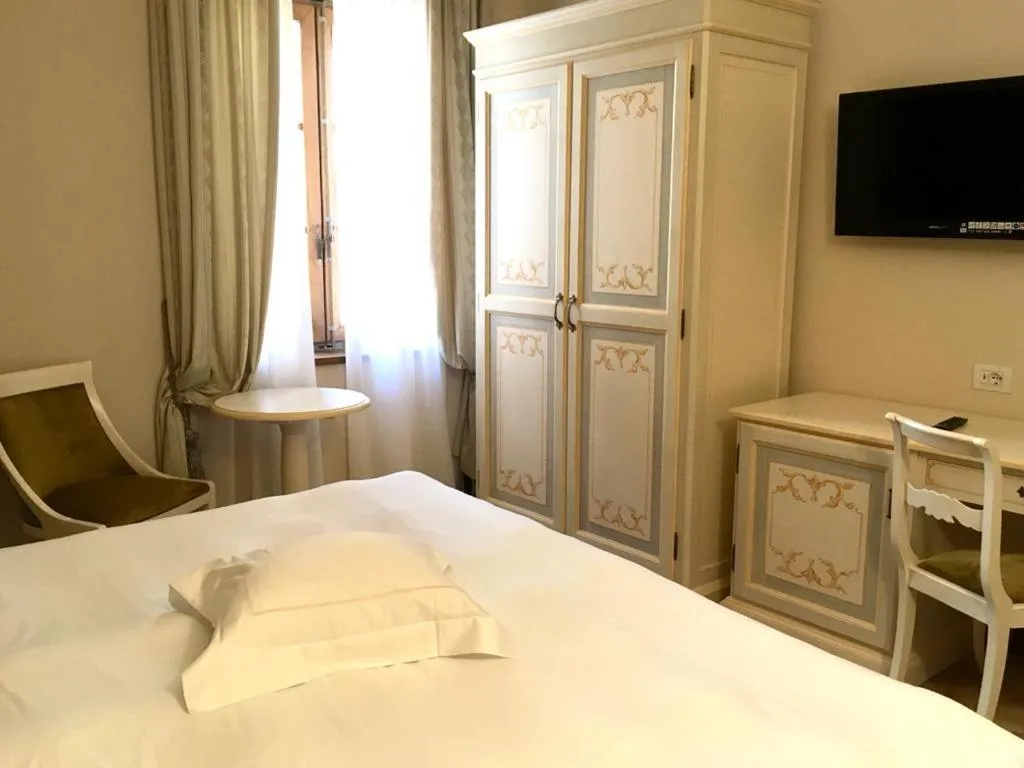 Photo of the whole room, Bed in Hotel Villa San Lucchese