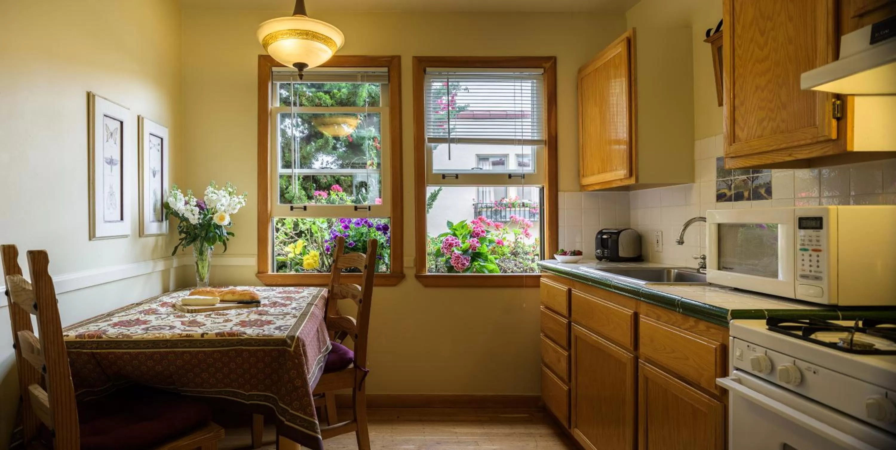 Kitchen or kitchenette in Marina Motel