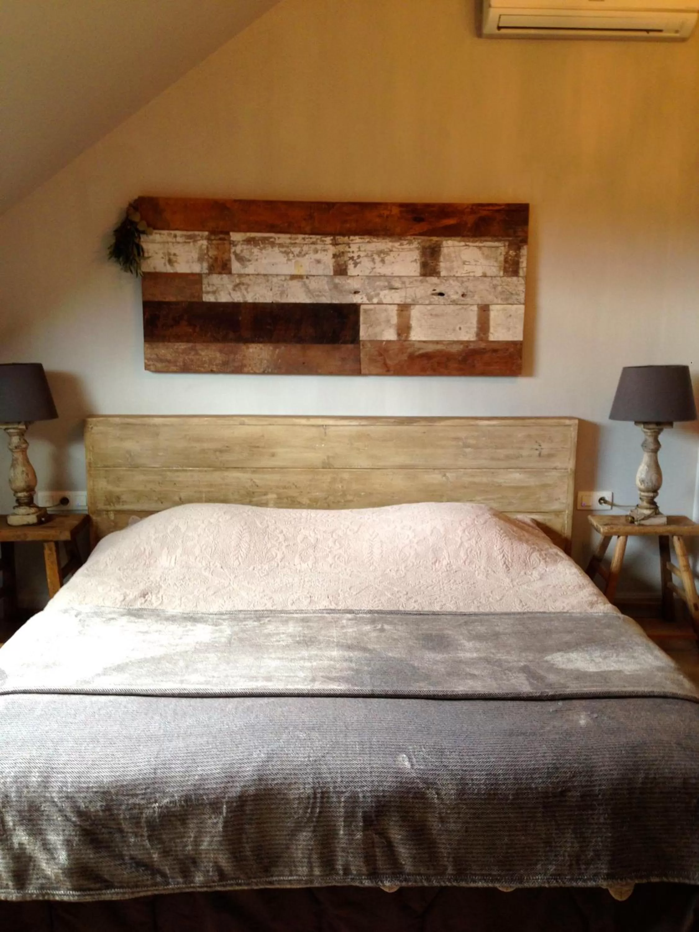 Bed in B&B Silentium