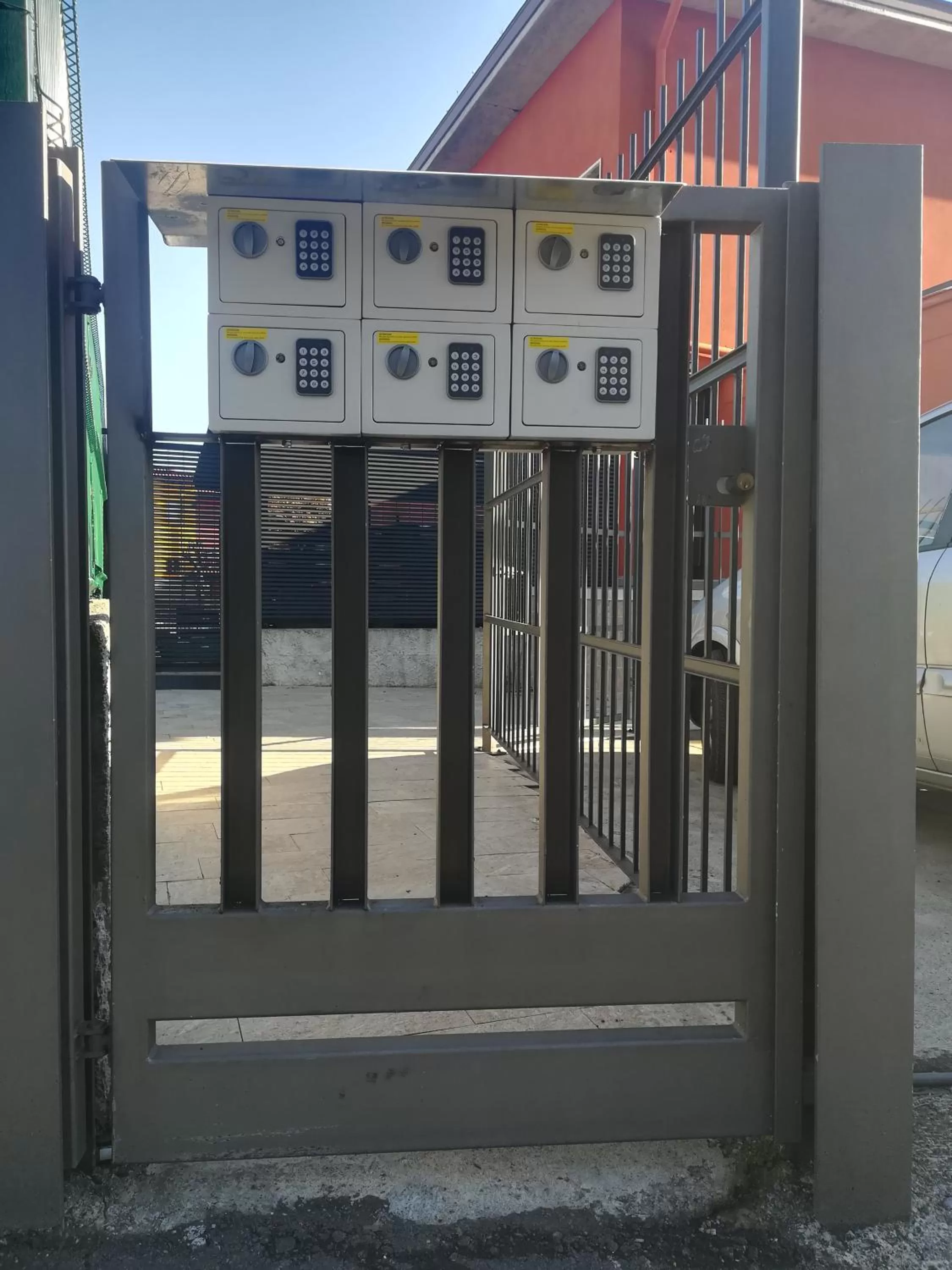 Facade/entrance in LE MURA Foresteria