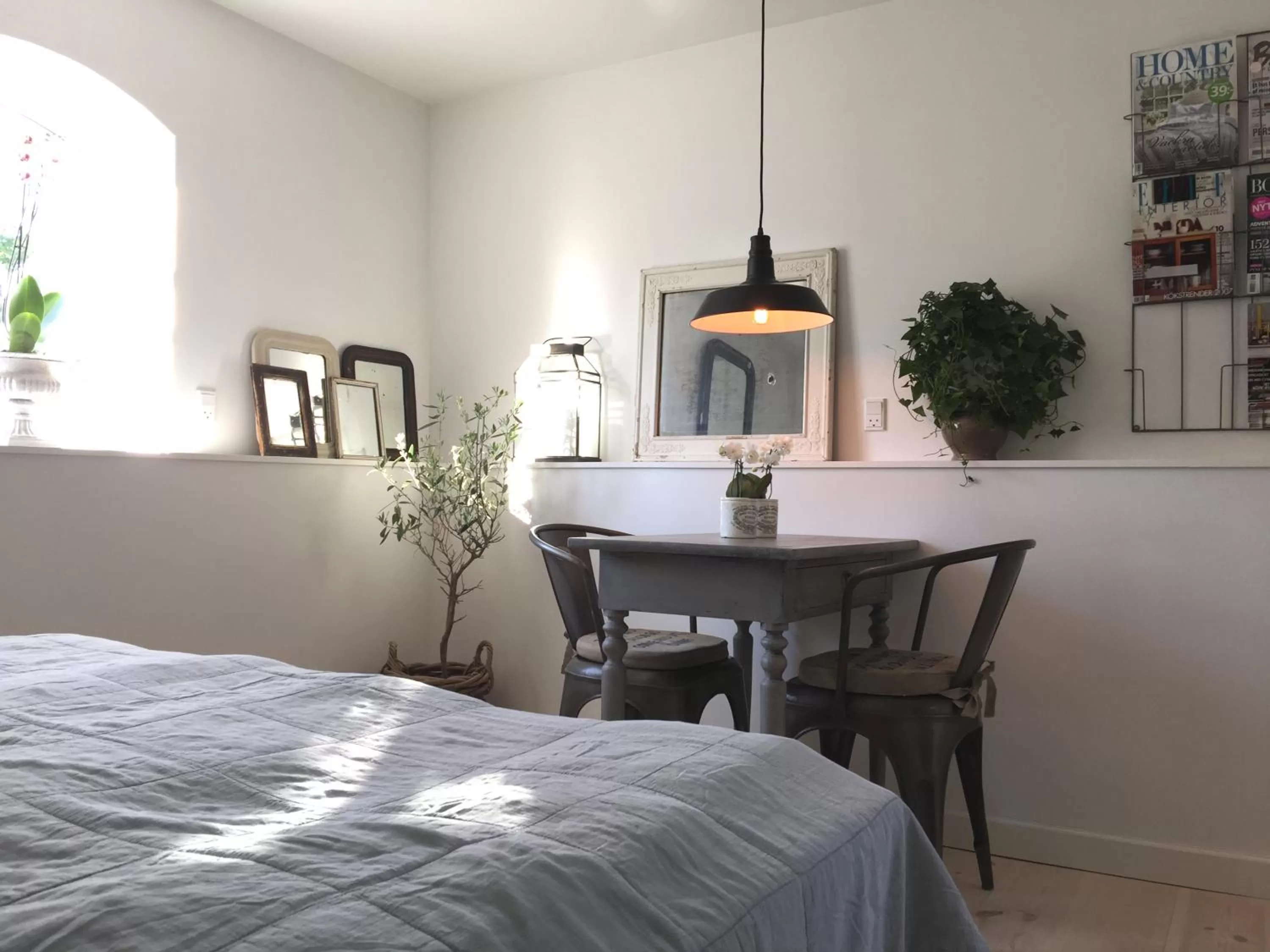 Dining area, Bed in Dragondrum Bed & Breakfast