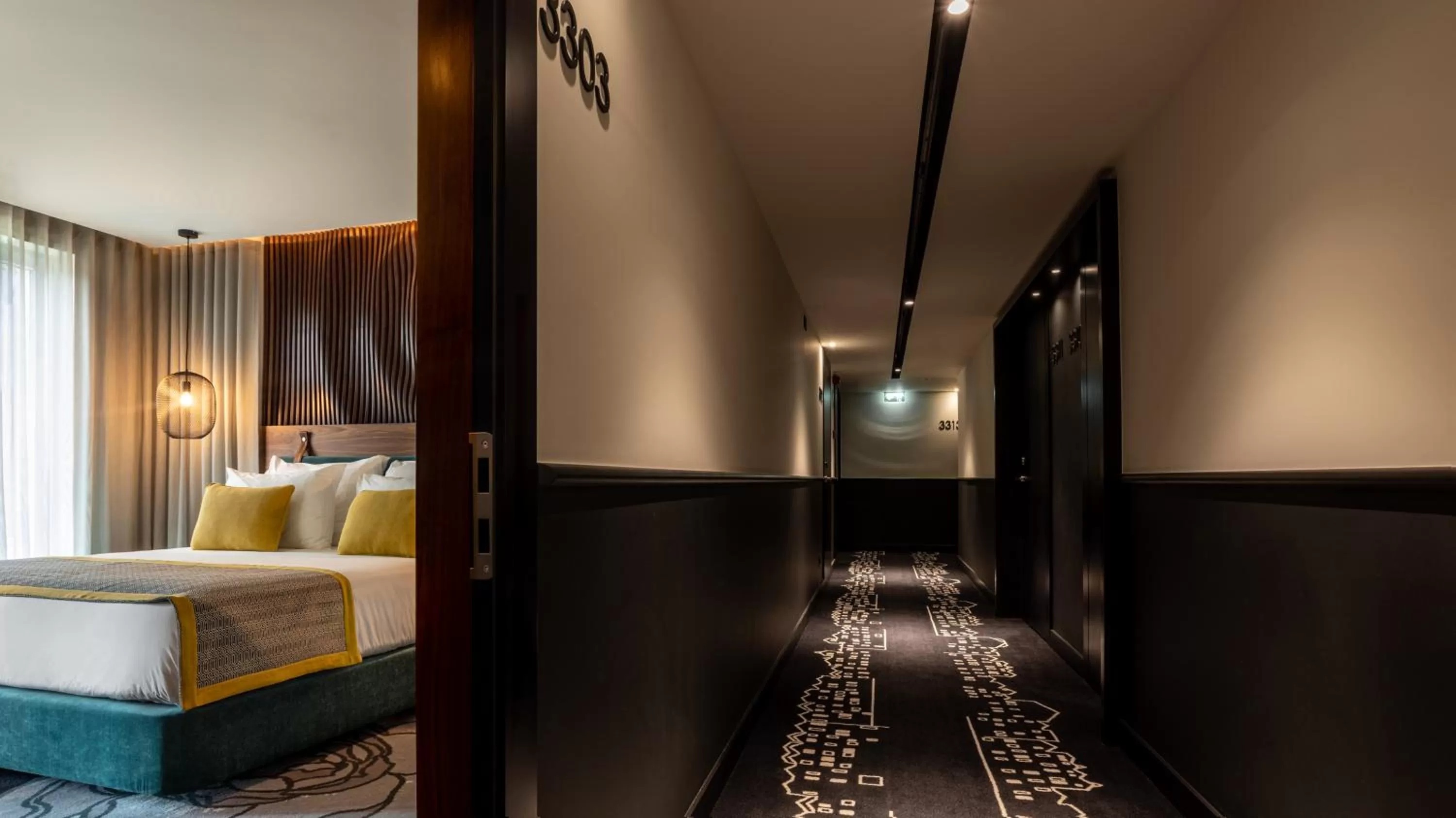 Decorative detail, Bed in Pousada do Porto - Rua das Flores