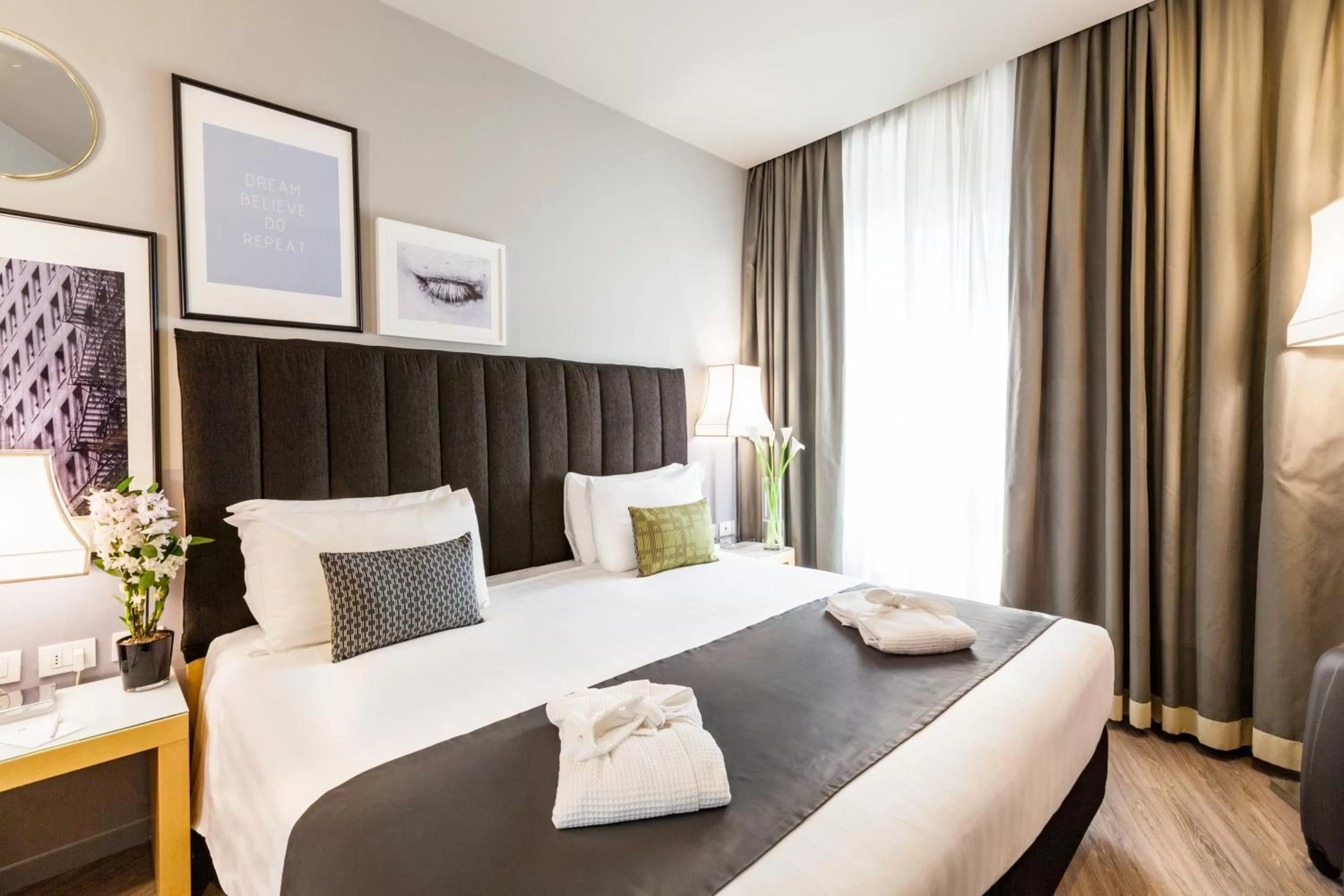 Photo of the whole room, Bed in Holiday Inn Milan Garibaldi Station by IHG