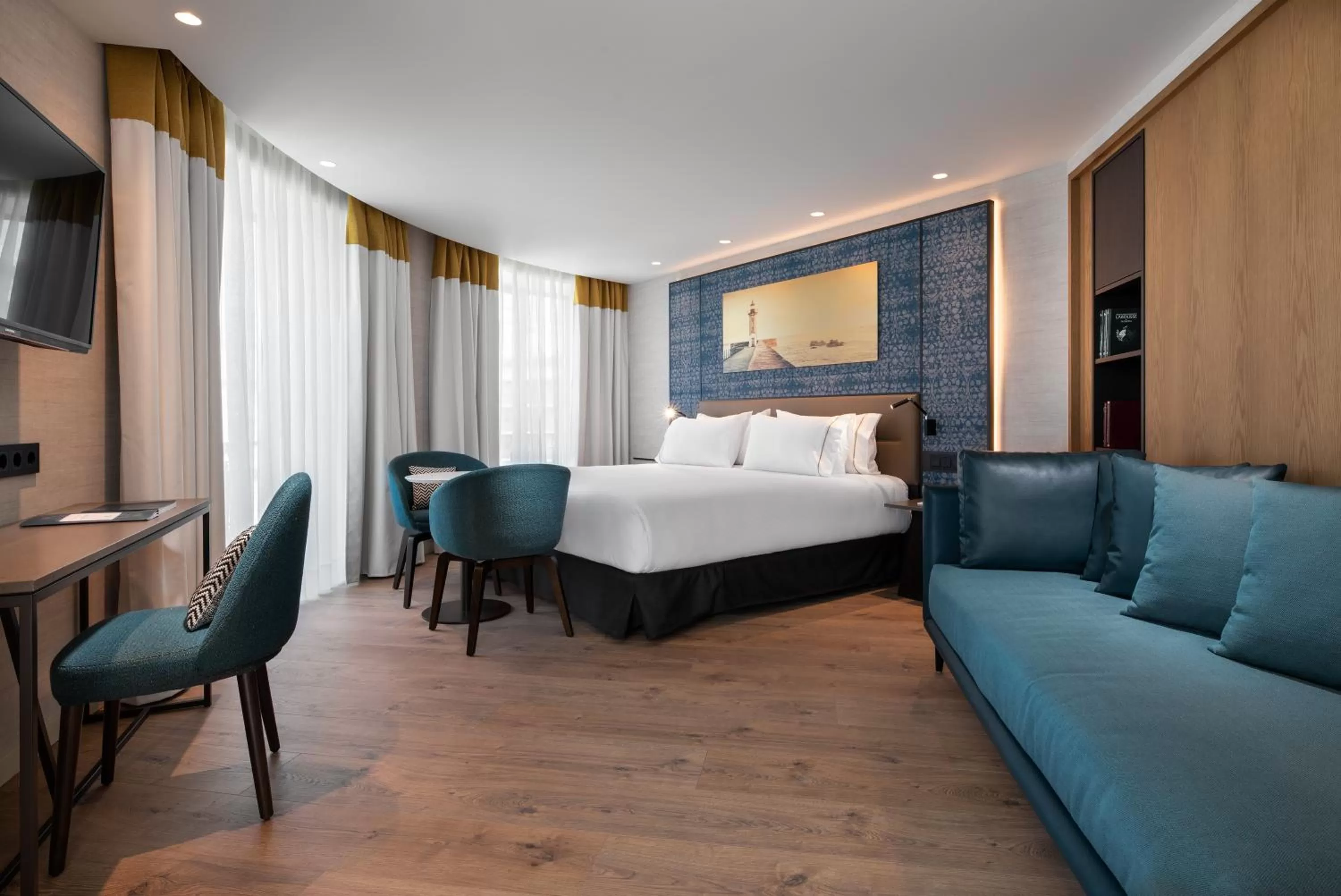 Photo of the whole room, Bed in Eurostars Aliados