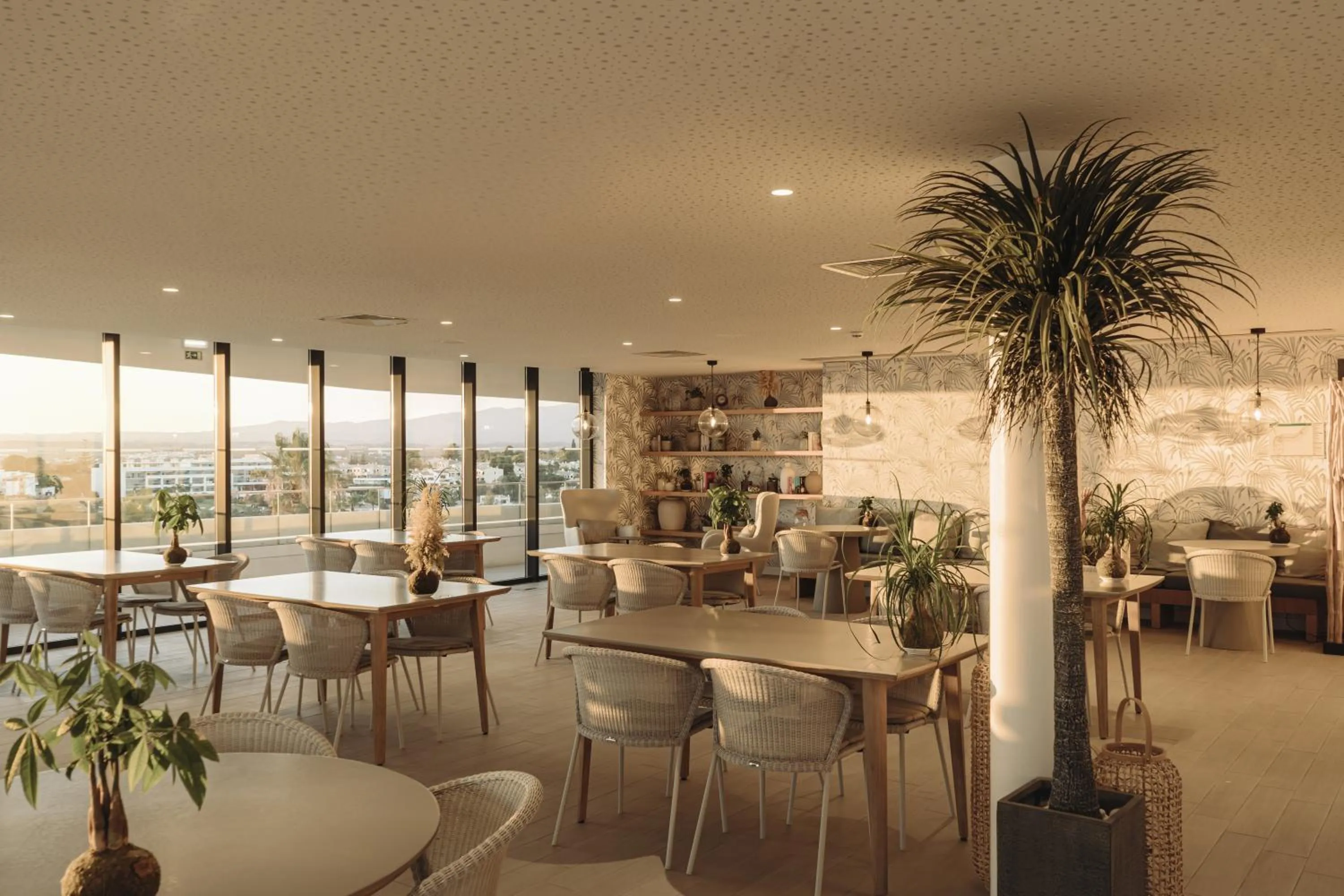 Restaurant/places to eat in Longevity Health & Wellness Hotel - Adults Only