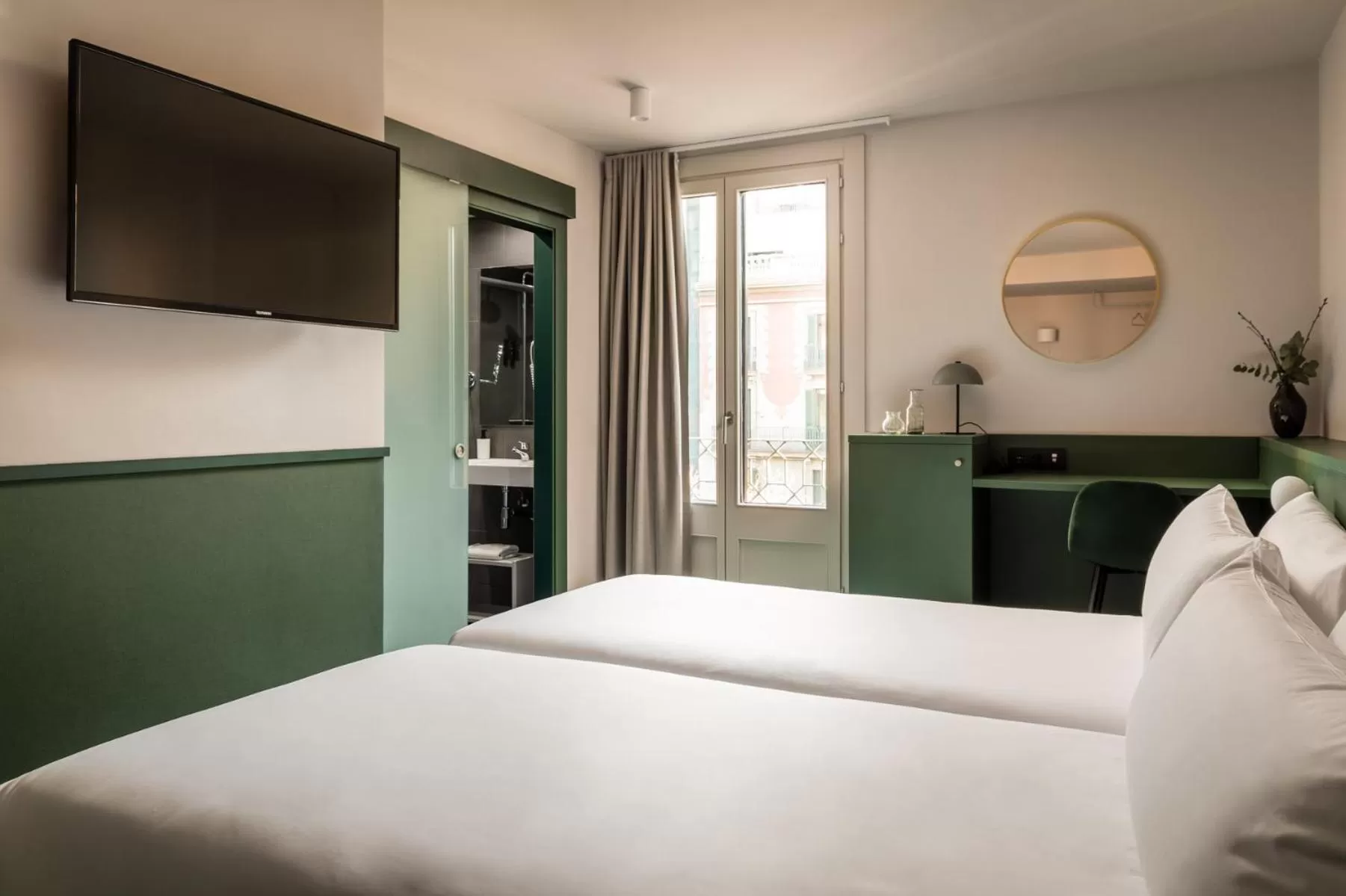 TV and multimedia, Bed in BYPILLOW Mothern