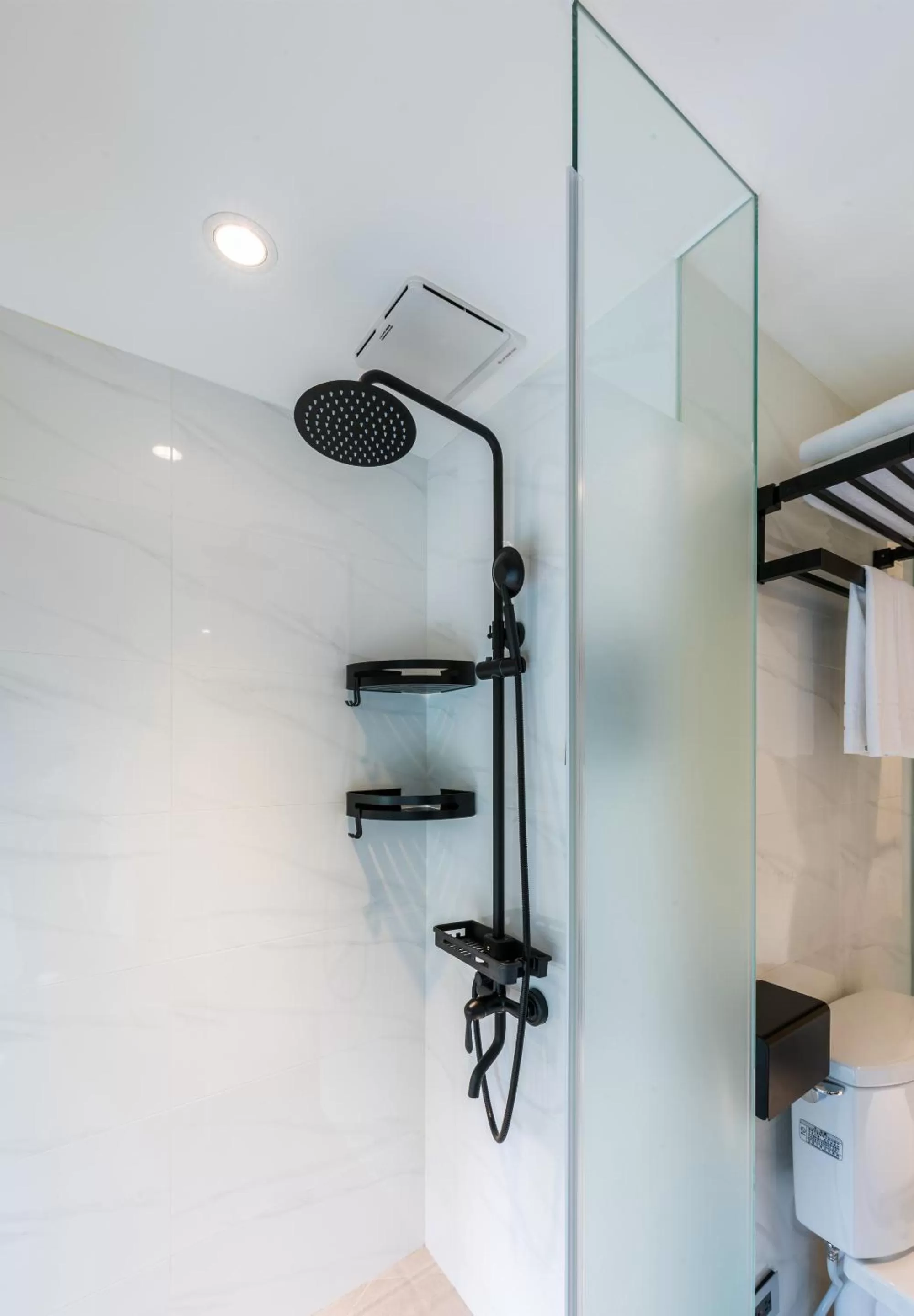 Shower in RF Hotel - Zhongxiao