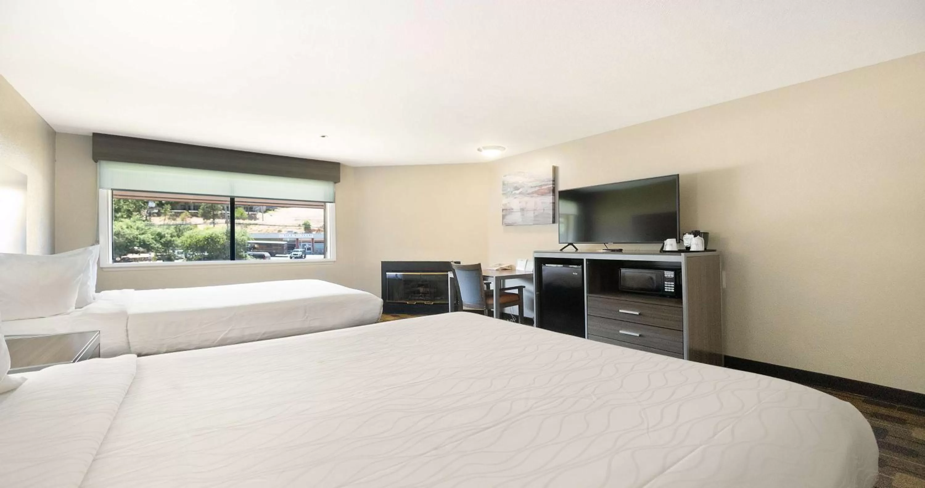 Bedroom, Bed in Best Western Amador Inn