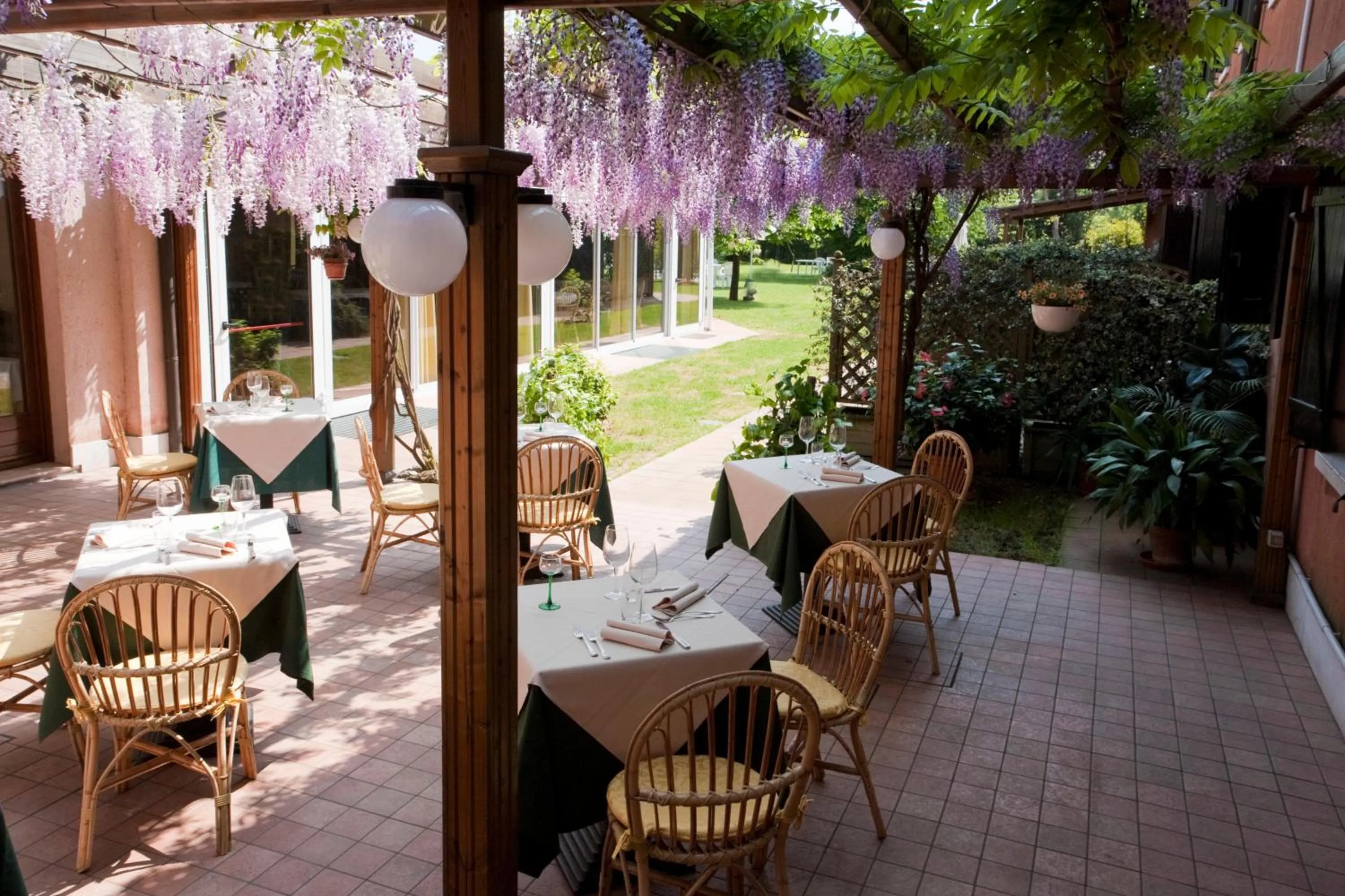 Restaurant/places to eat in Relais Leon d'Oro
