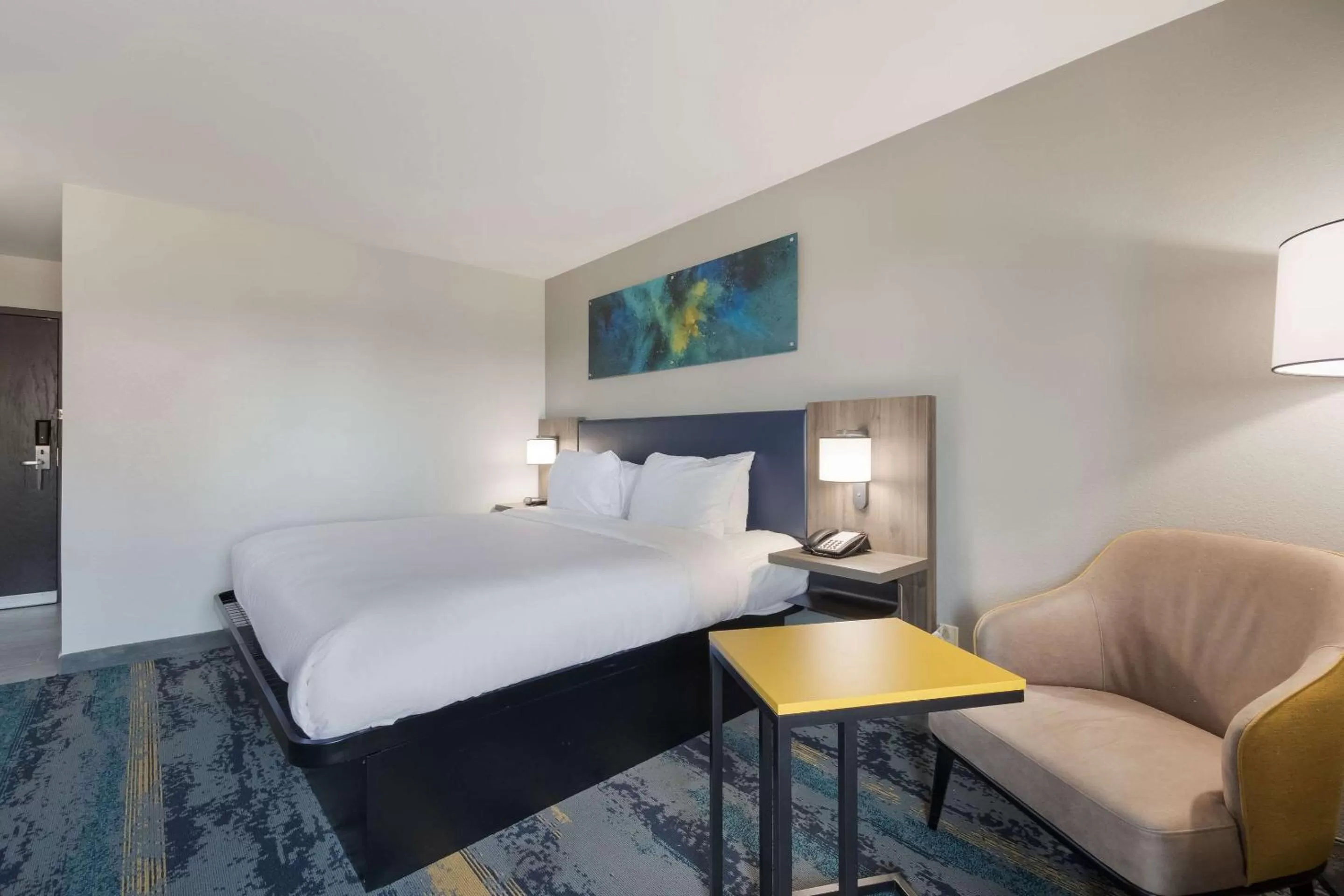 Bedroom in Clarion Pointe OKC Airport