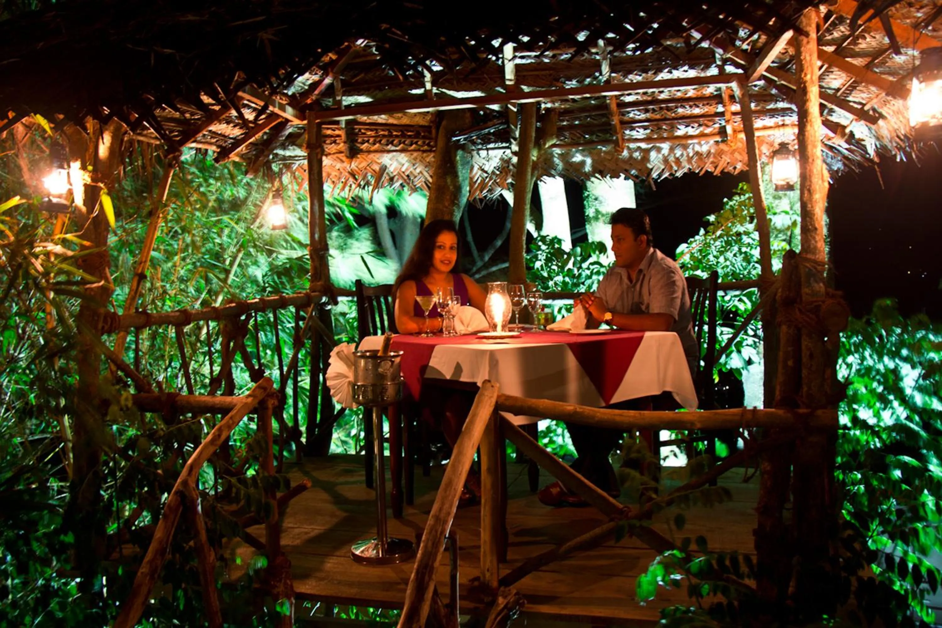 Guests in Randholee Resort & Spa