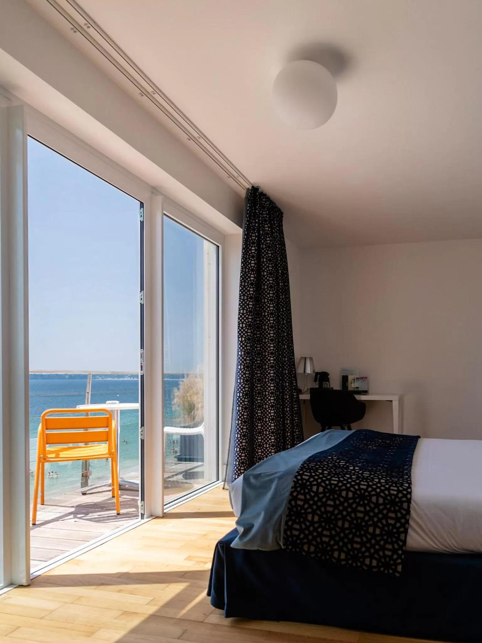 Sea view, Bed in Les Sables Blancs
