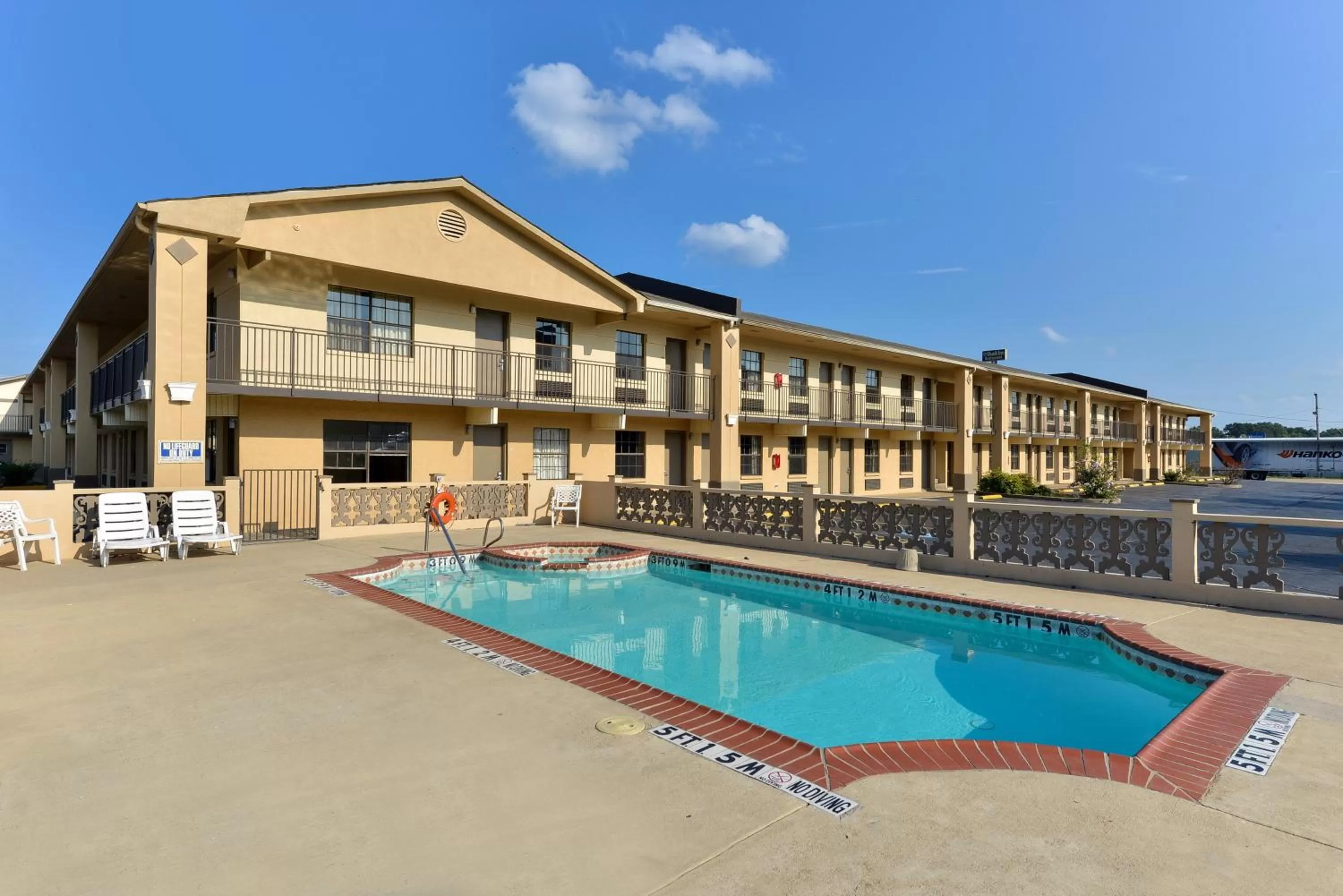 Property building in Americas Best Value Inn Arkadelphia