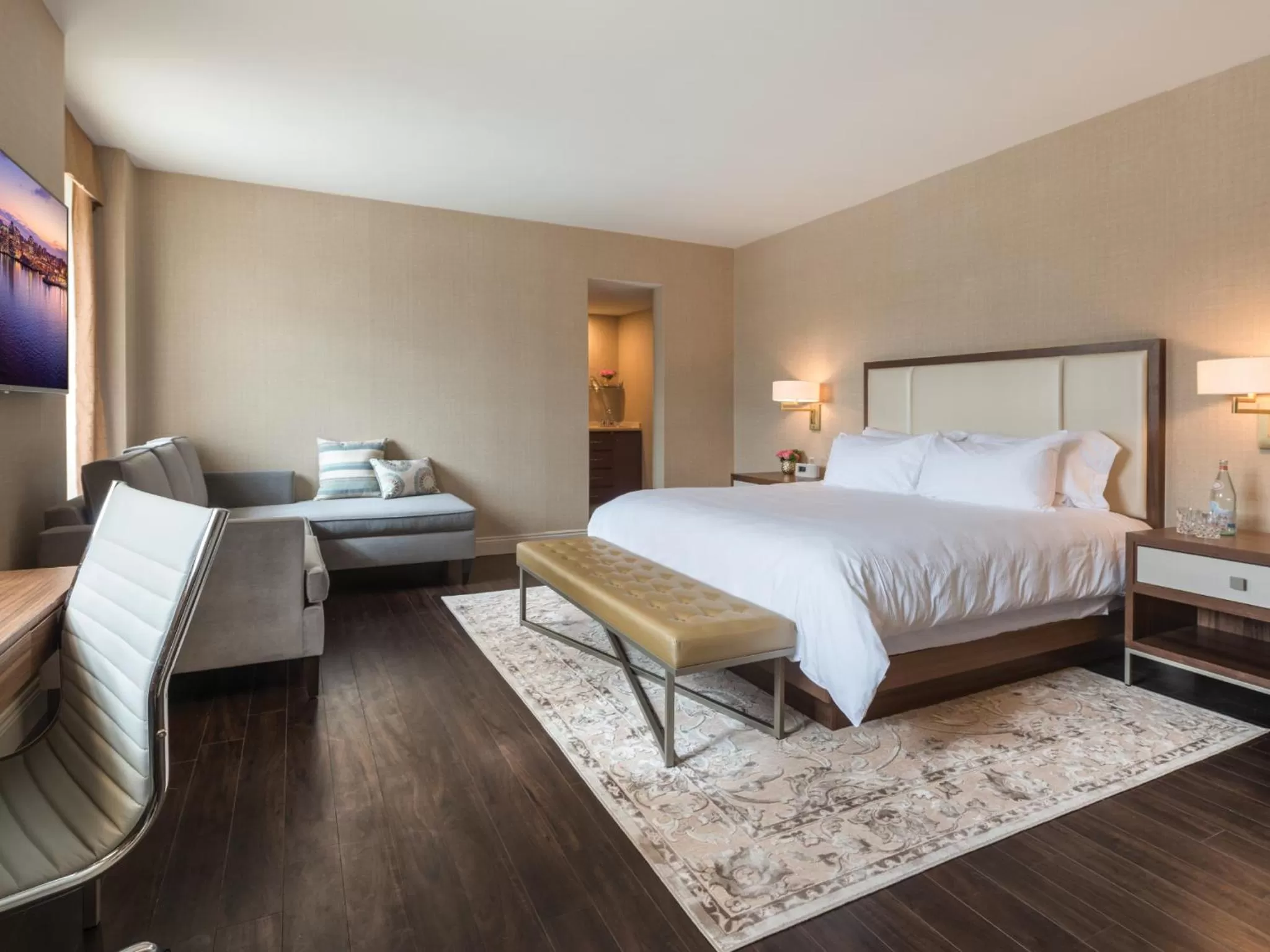 Bedroom, Bed in The Lord Nelson Hotel & Suites