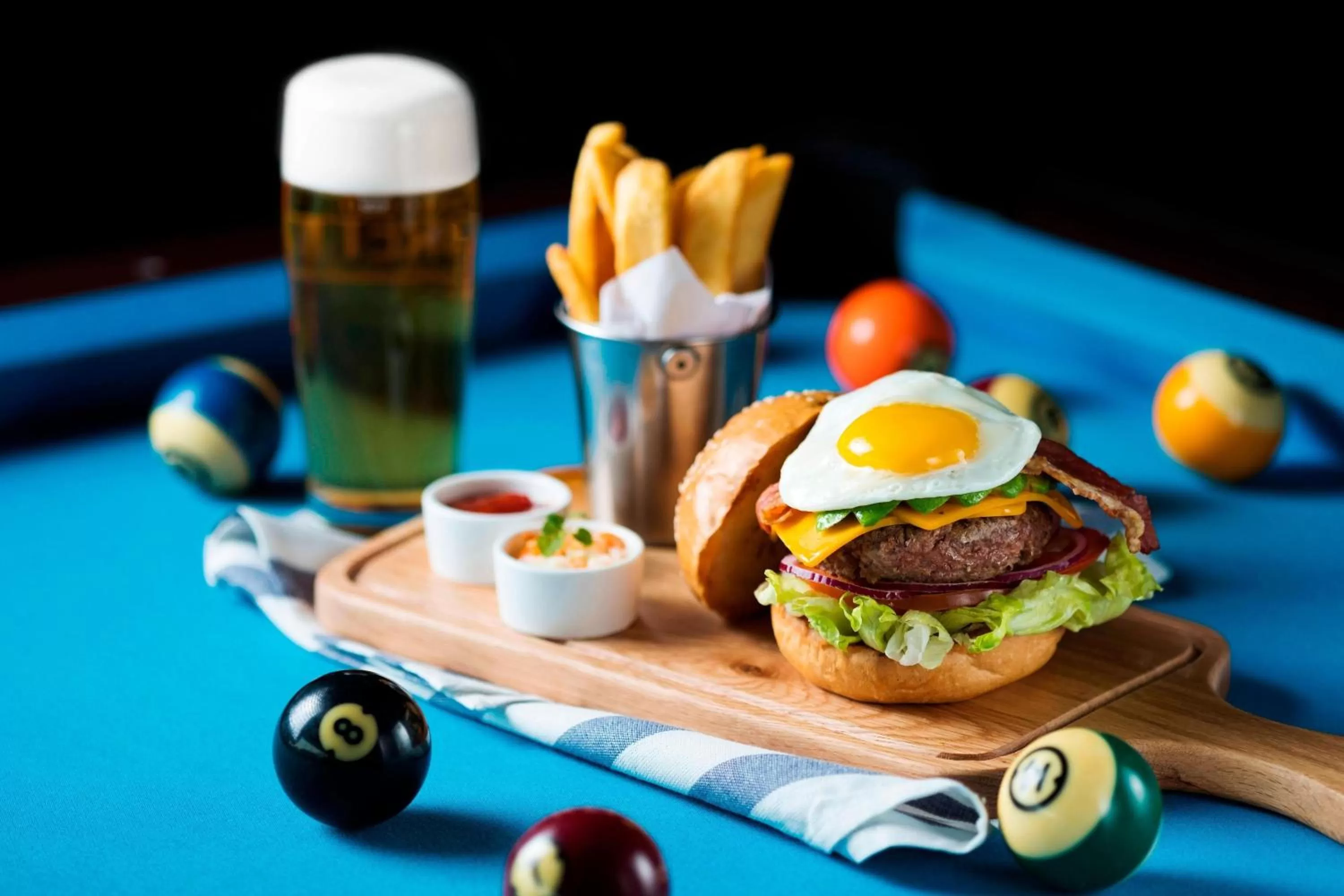 Lounge or bar in Hong Kong SkyCity Marriott Hotel