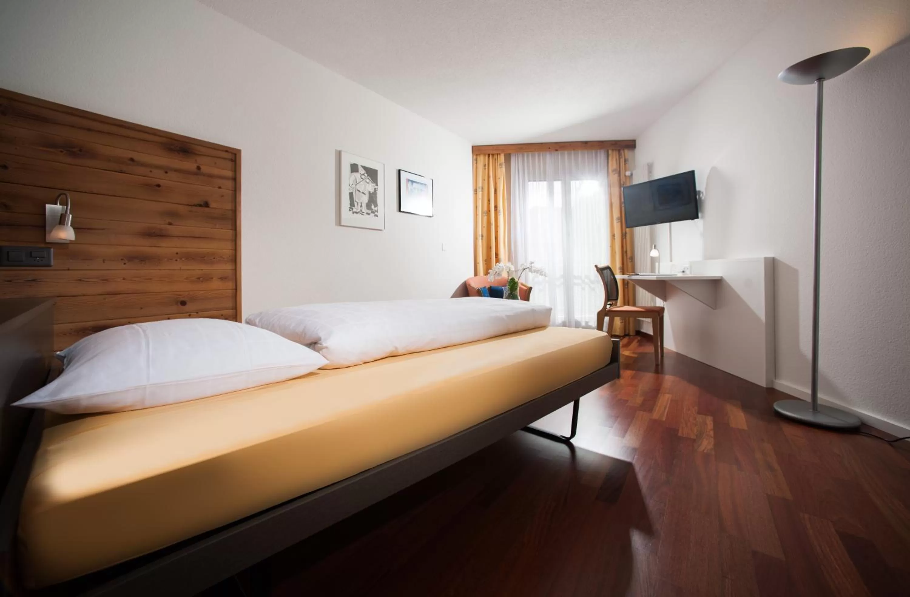 Photo of the whole room, Bed in SEELANDHOTEL Weisses Kreuz