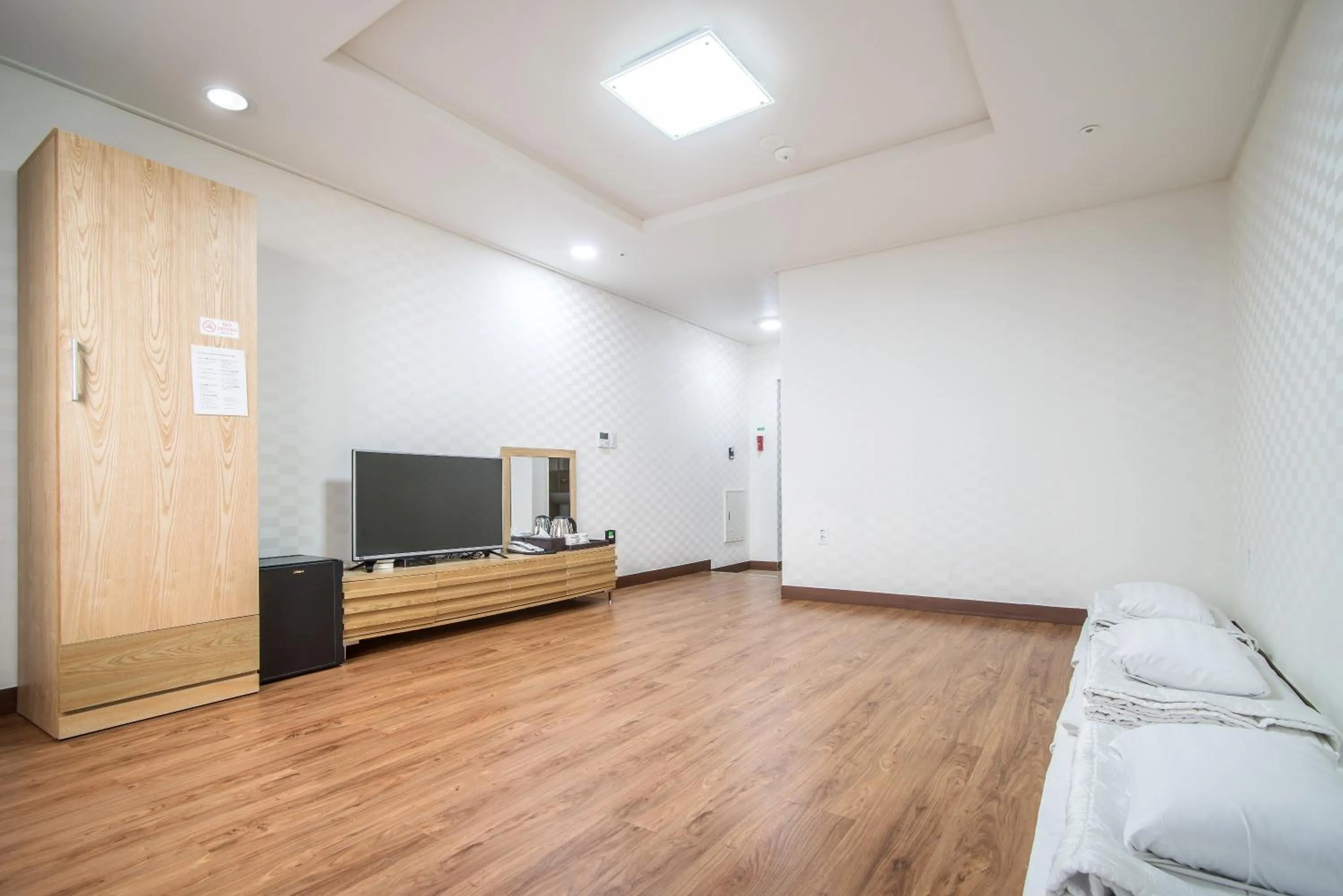 TV and multimedia in Breeze Bay Hotel