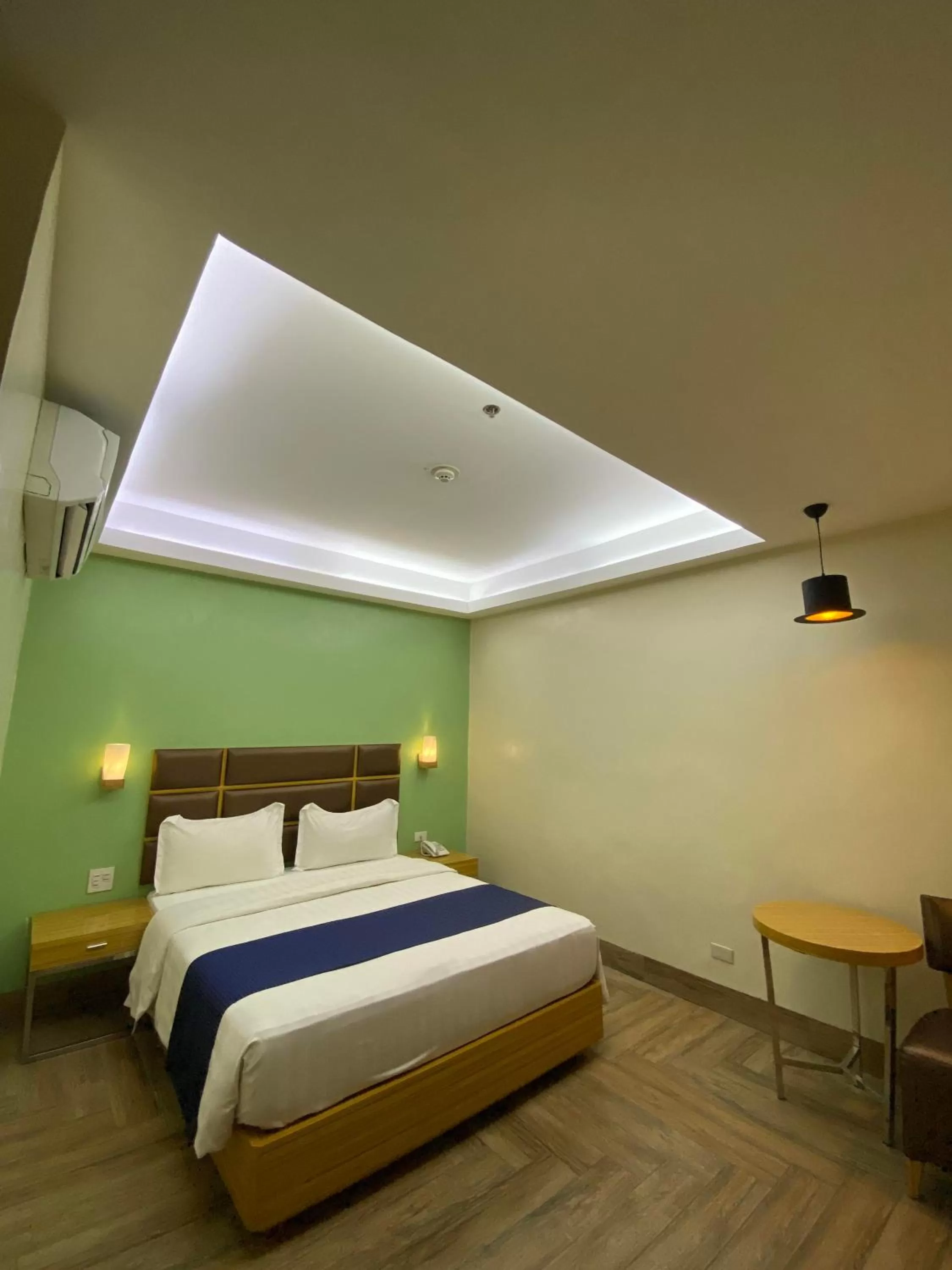 Breakfast, Bed in Sun Star Grand Hotel