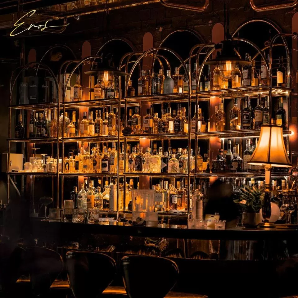 Lounge or bar in The Alcove Library Hotel