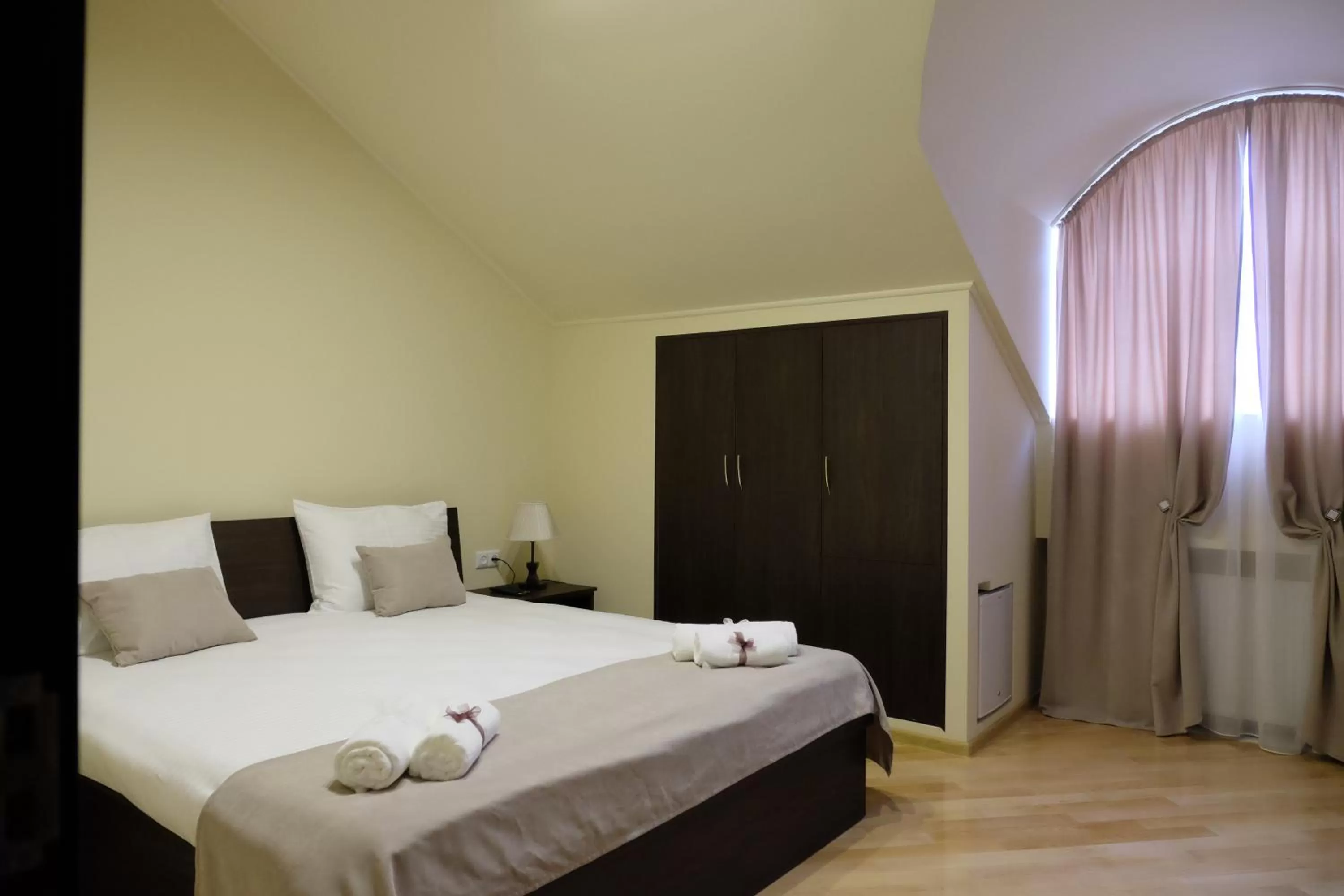 Photo of the whole room, Bed in S&L Boutique Hotel