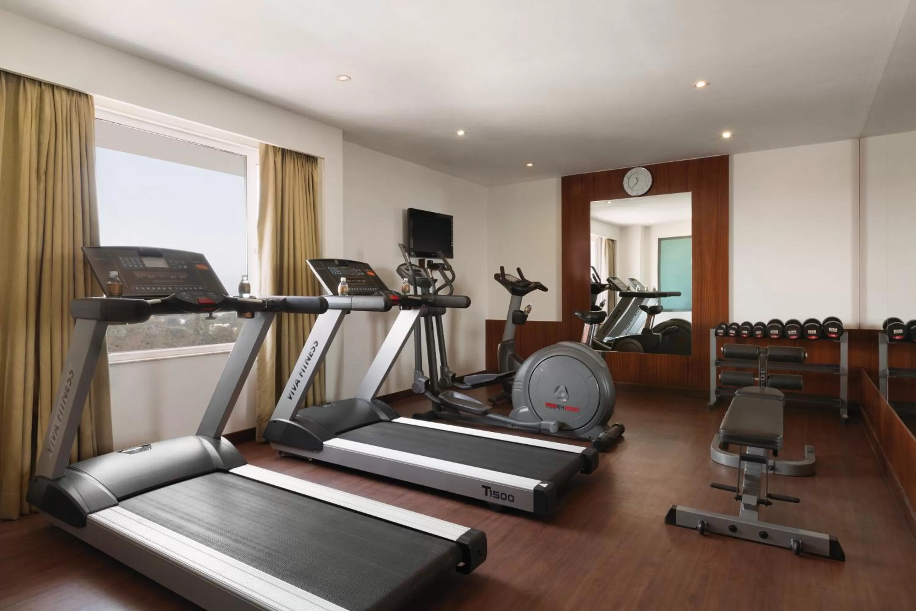 Fitness centre/facilities in Ramada Ahmedabad