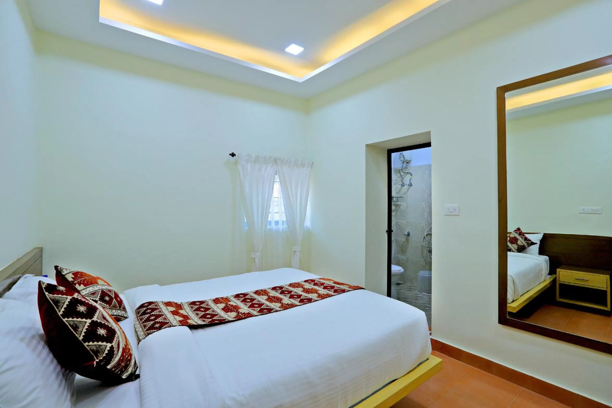 Bedroom, Bed in Ottway Hills Mattupetty Dam