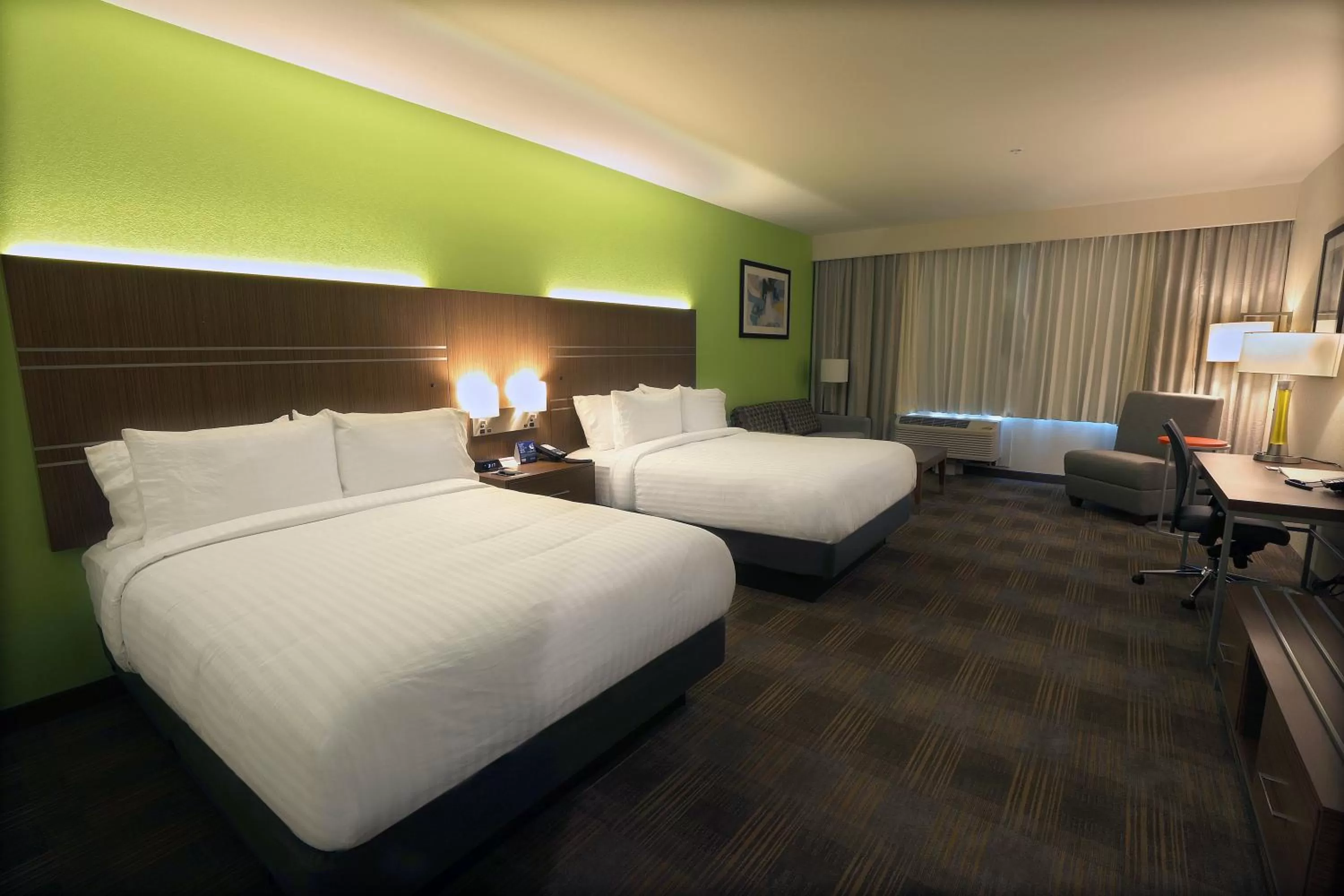 Photo of the whole room, Bed in Holiday Inn Express & Suites - Dripping Springs - Austin Area by IHG