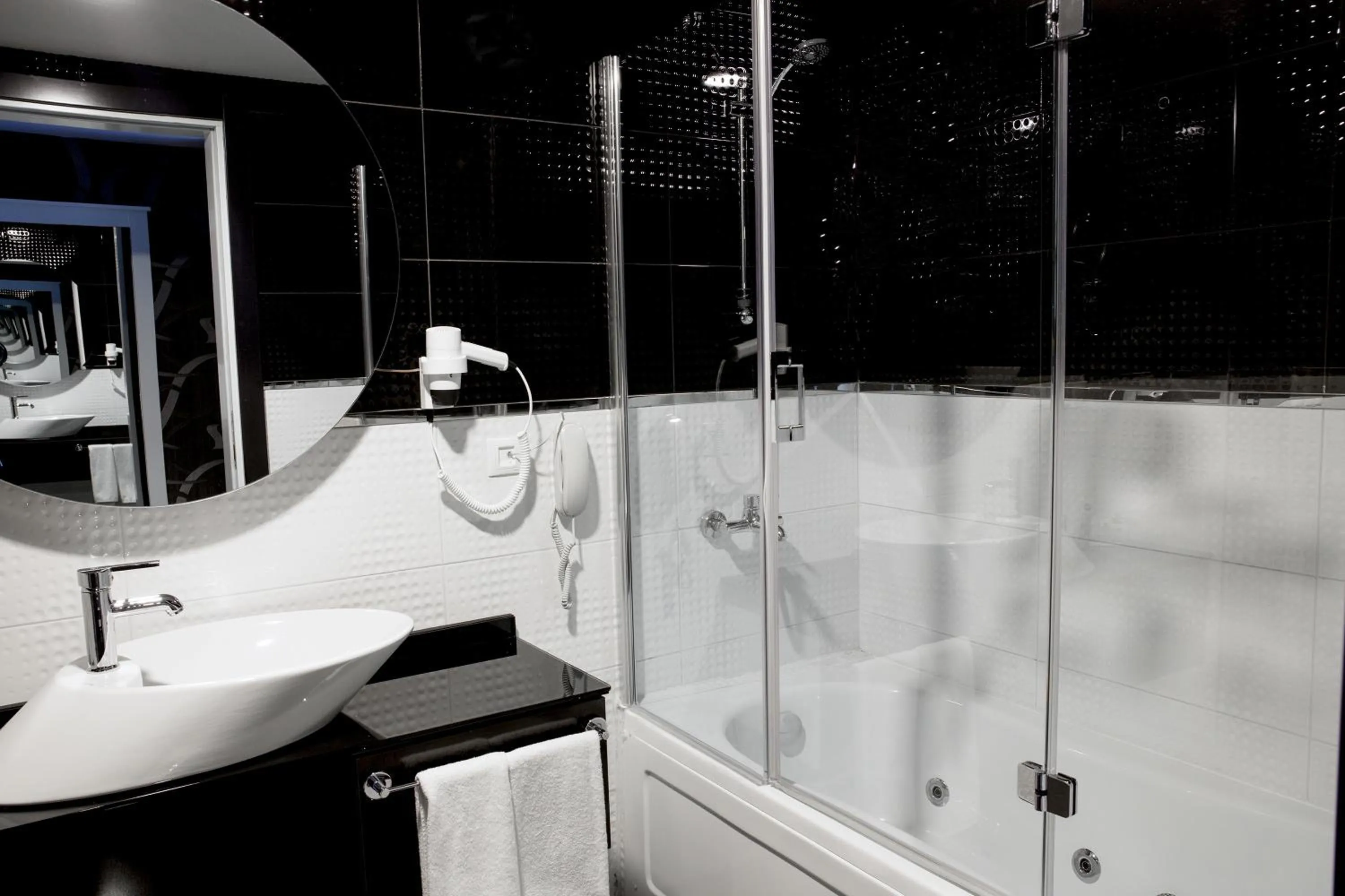 Deluxe Room with Sea View in Pasaport Pier Hotel