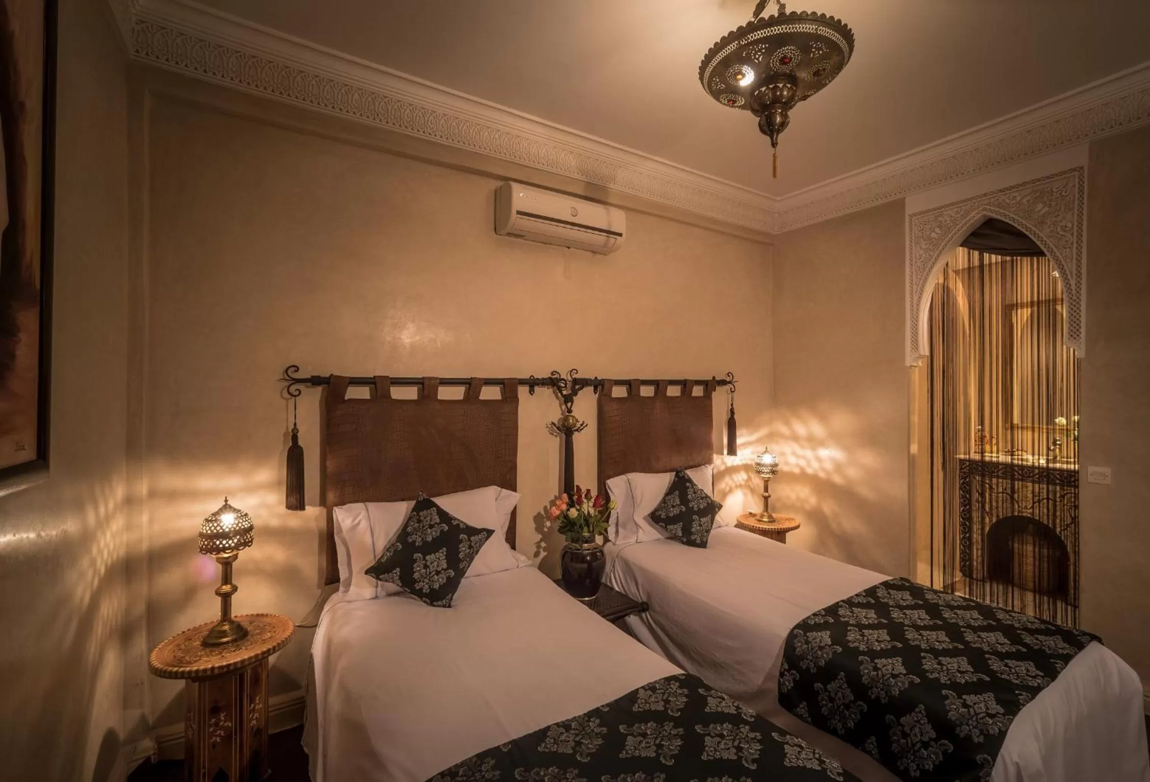 Shower, Bed in Riad Dar Attika