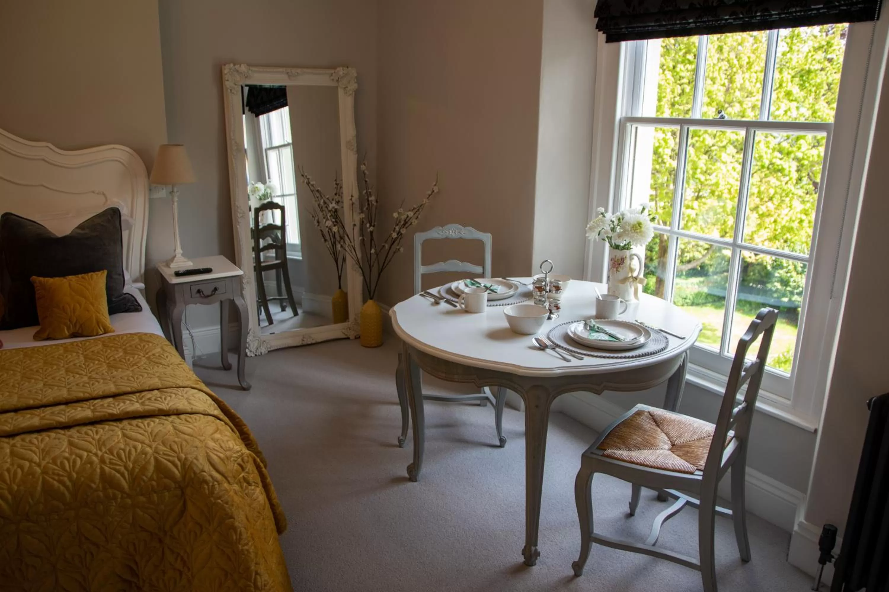 Bed in Apple Tree Bed and Breakfast