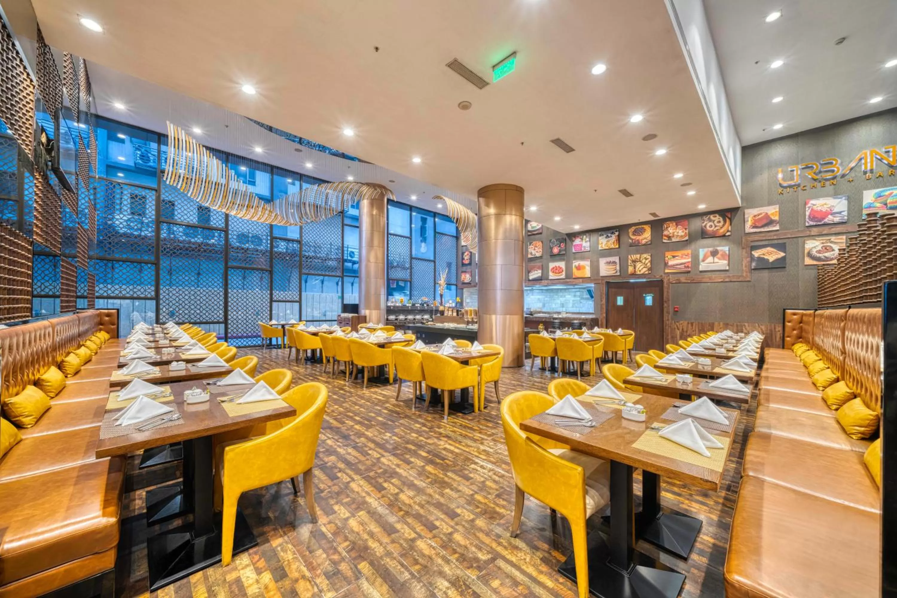 Restaurant/places to eat in Holiday Inn Kolkata Airport by IHG