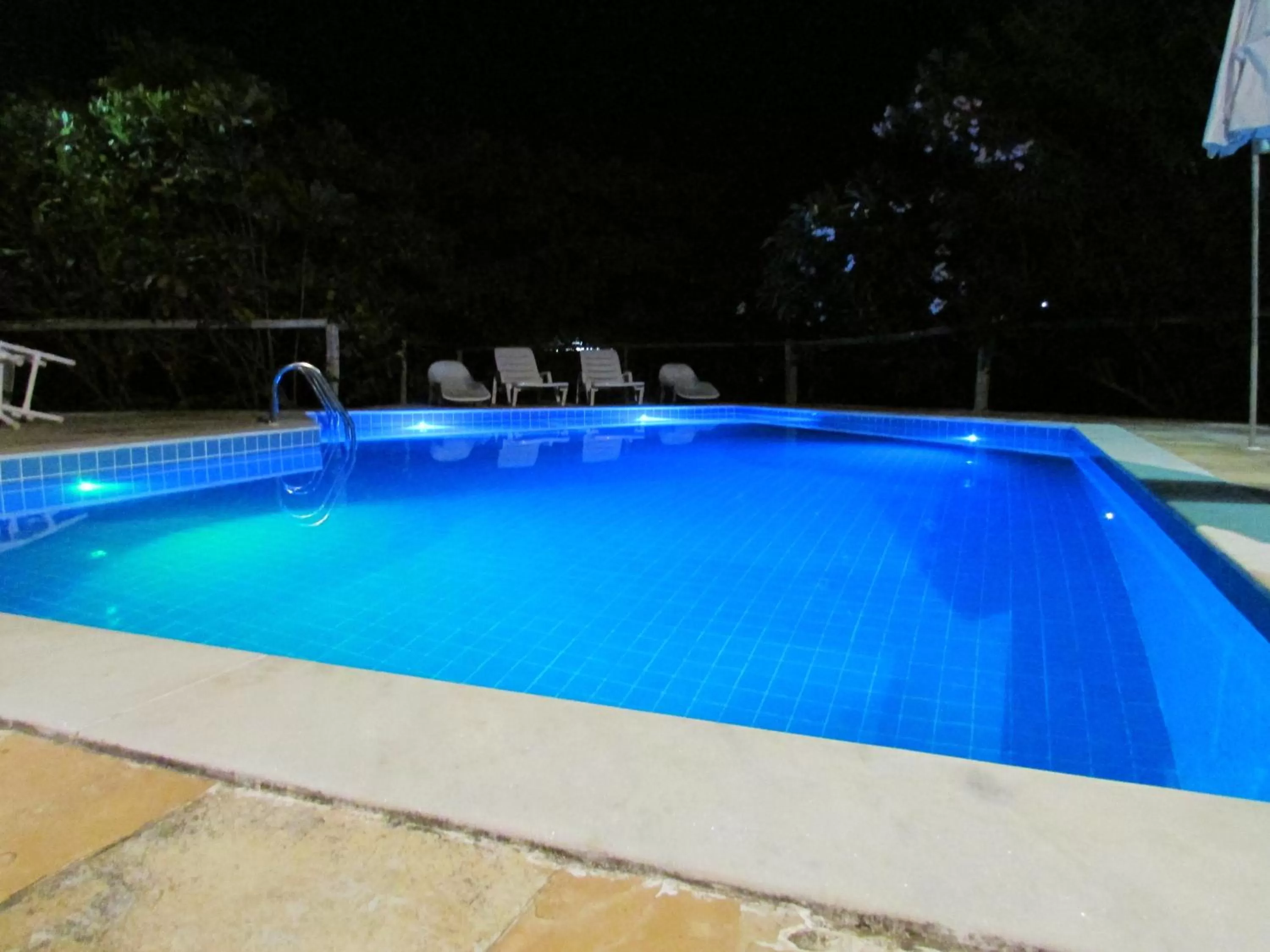 Swimming pool in Pousada Ipitanga IV