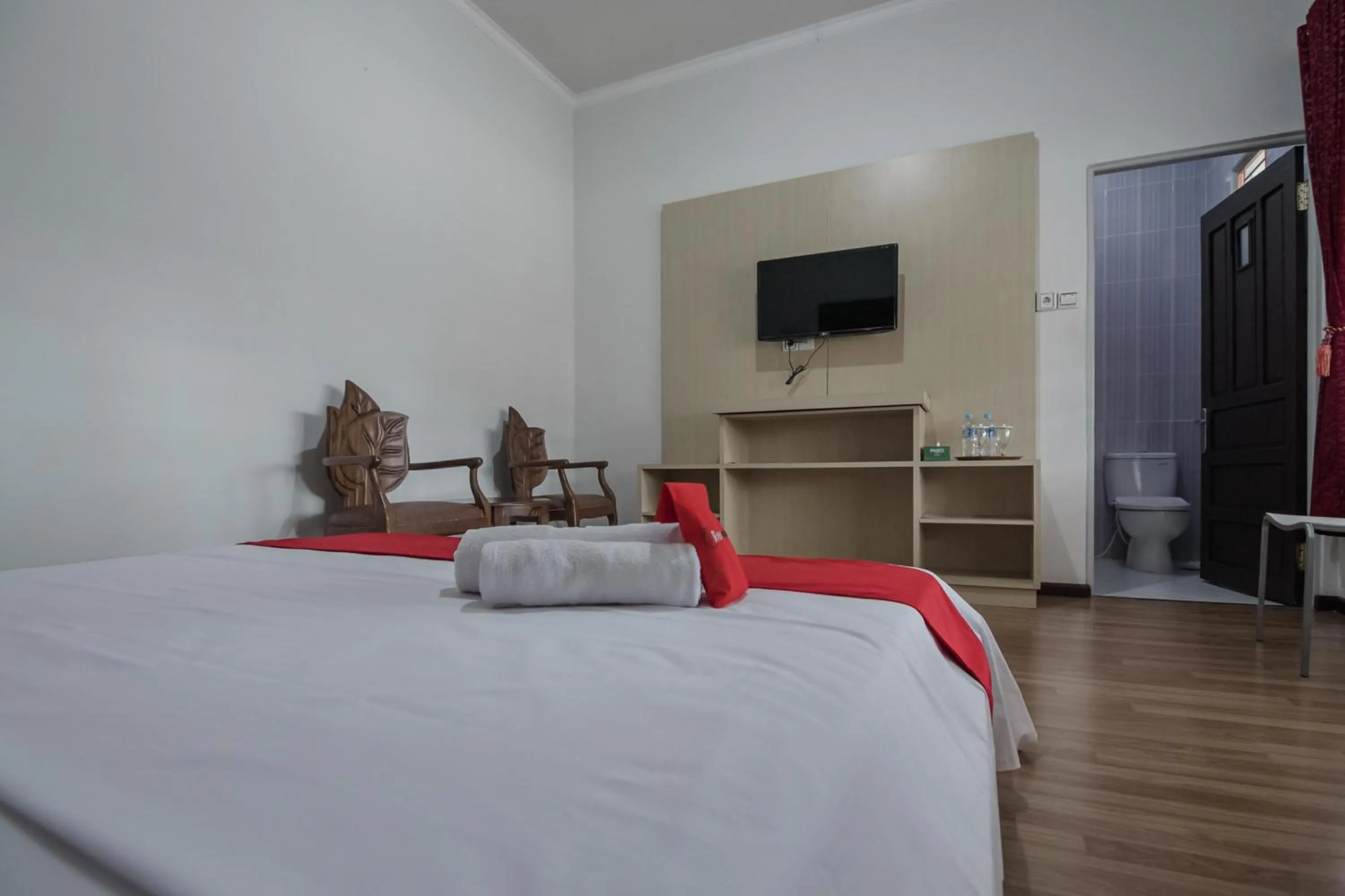 Bed in RedDoorz Syariah Plus @ Banjarbaru