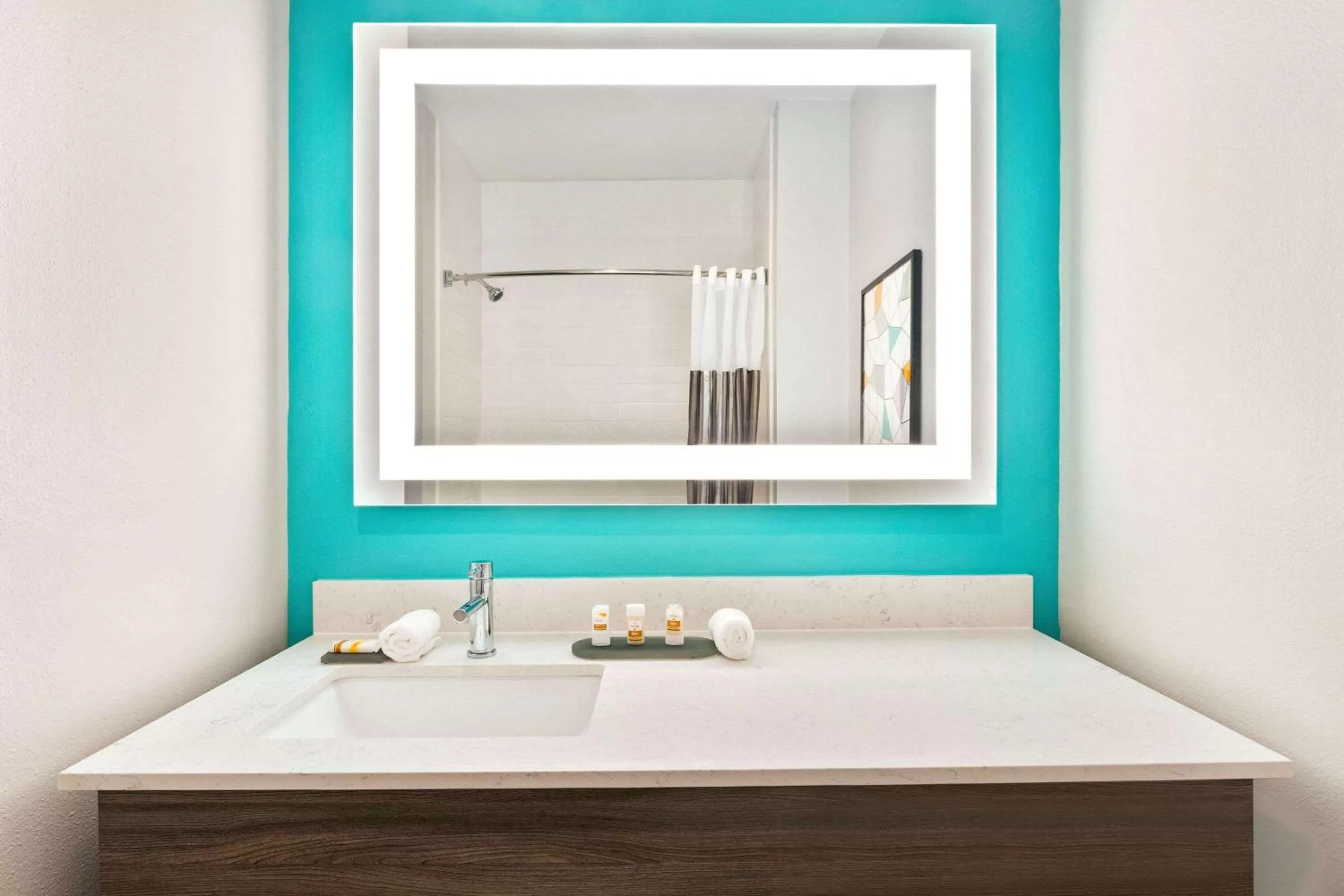 Photo of the whole room in La Quinta by Wyndham Richmond-Sugarland